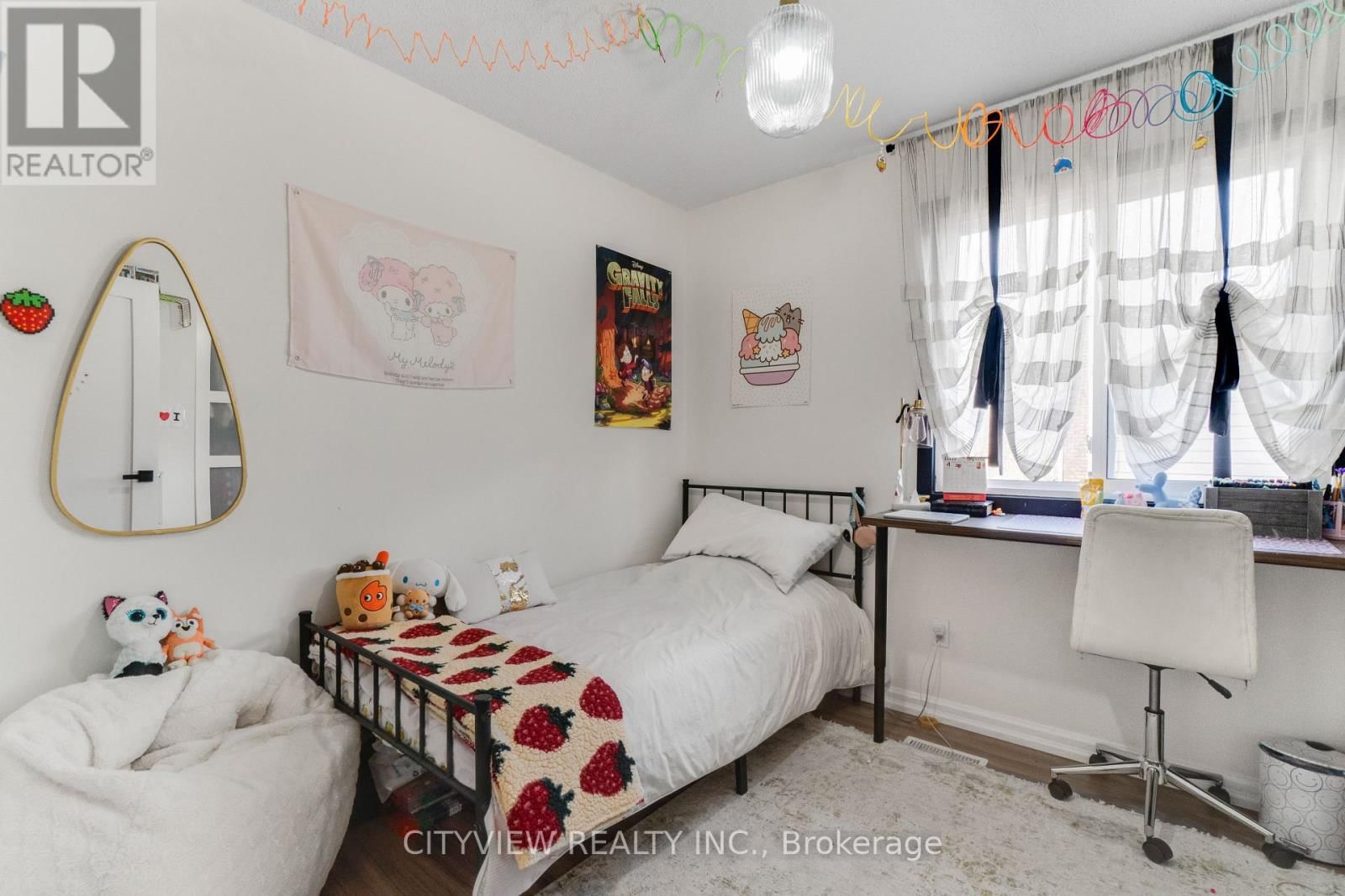 64 FOXACRE ROW Image 24