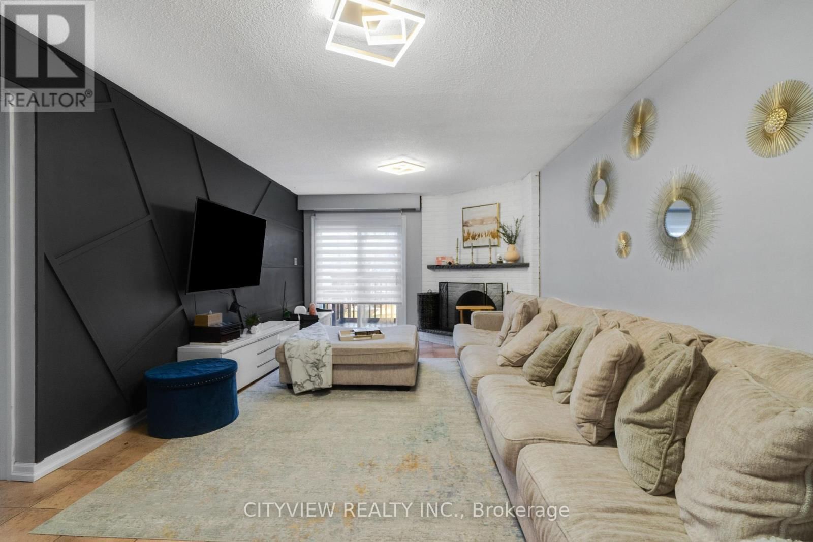 64 FOXACRE ROW Image 28