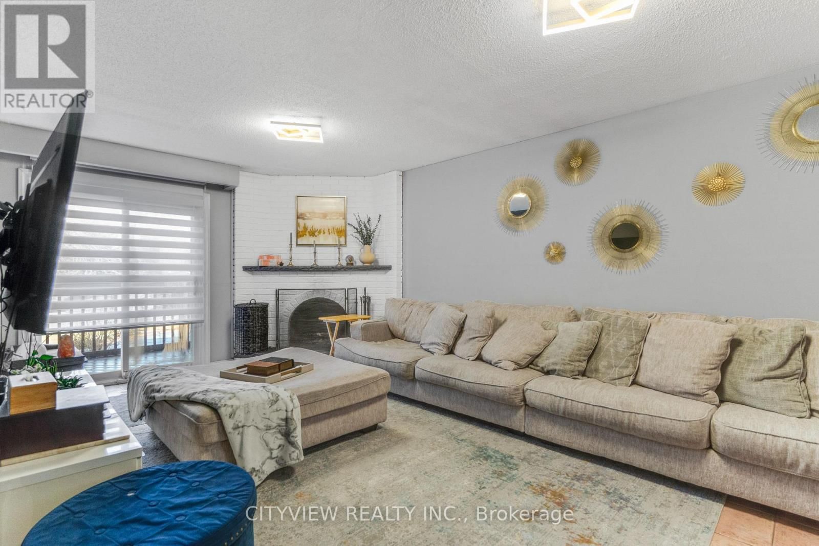 64 FOXACRE ROW Image 29