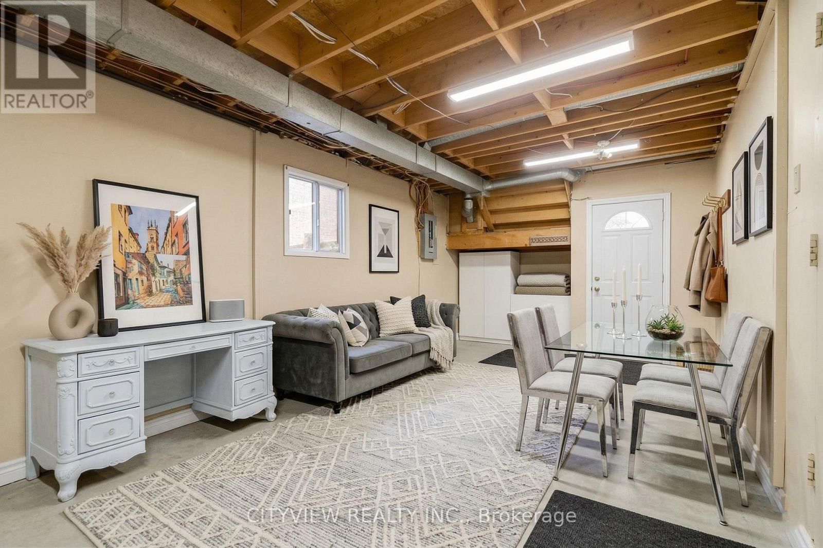 64 FOXACRE ROW Image 34