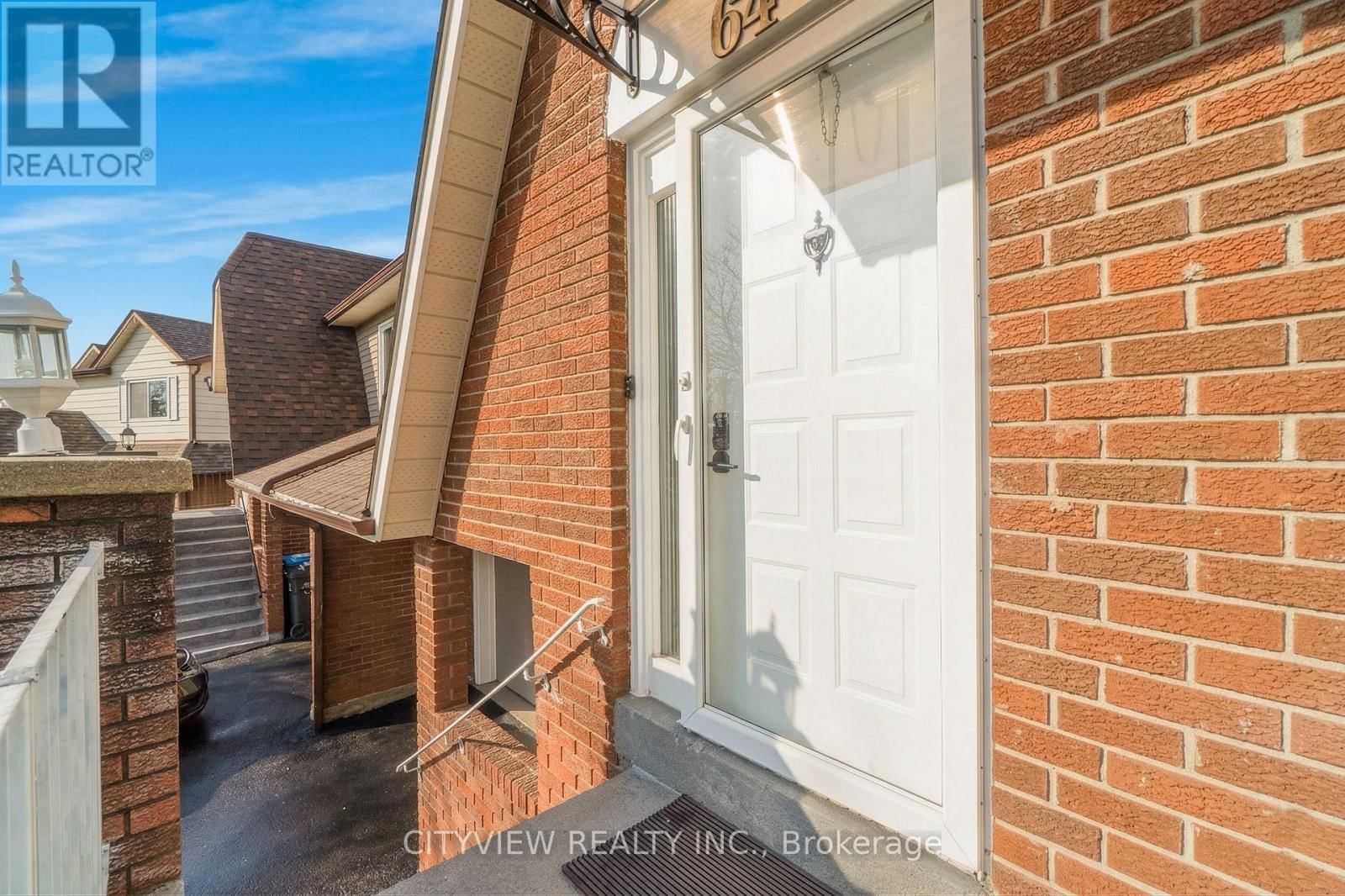 64 FOXACRE ROW Image 9