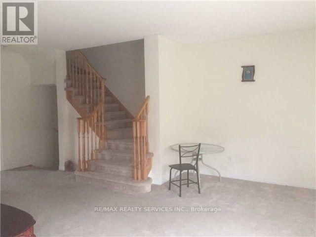 10 URBANA ROAD Image 2