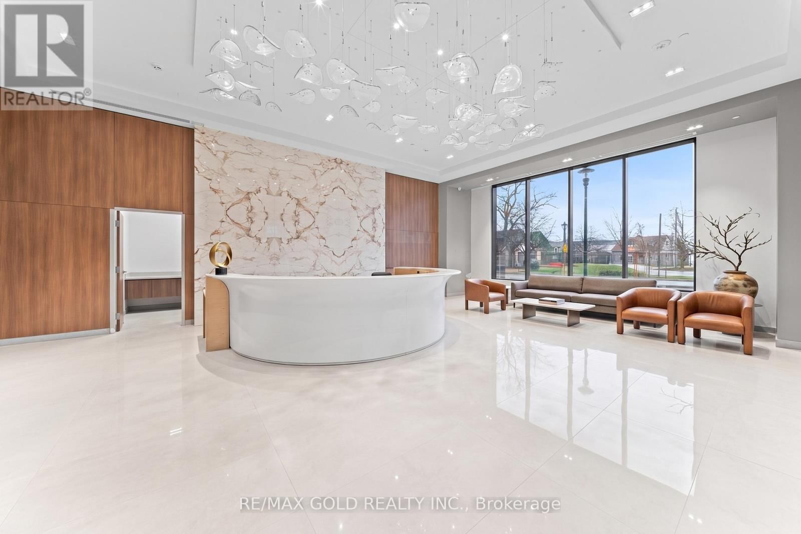 214 - 2075 LAKESHORE ROAD Image 14