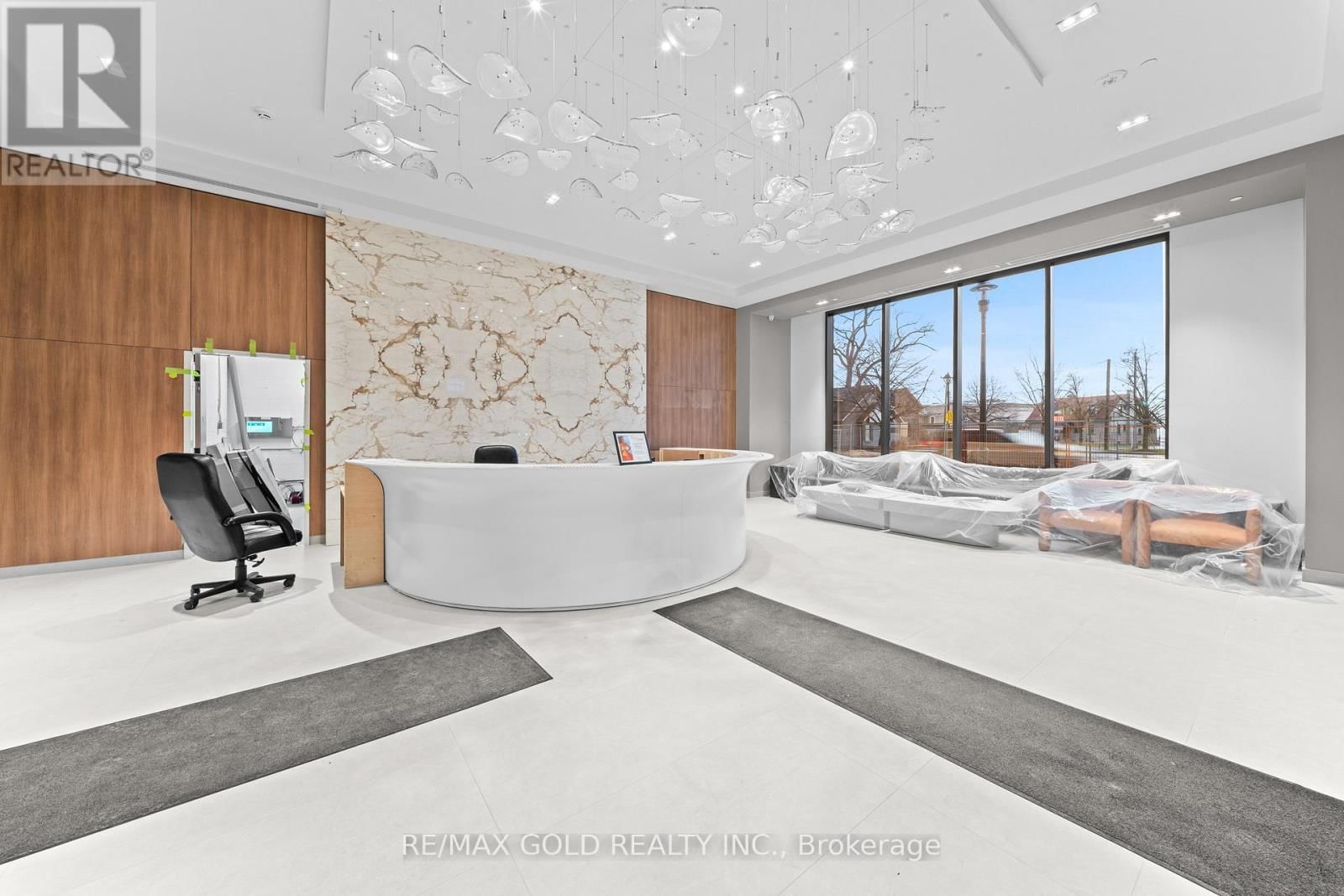 214 - 2075 LAKESHORE ROAD Image 15