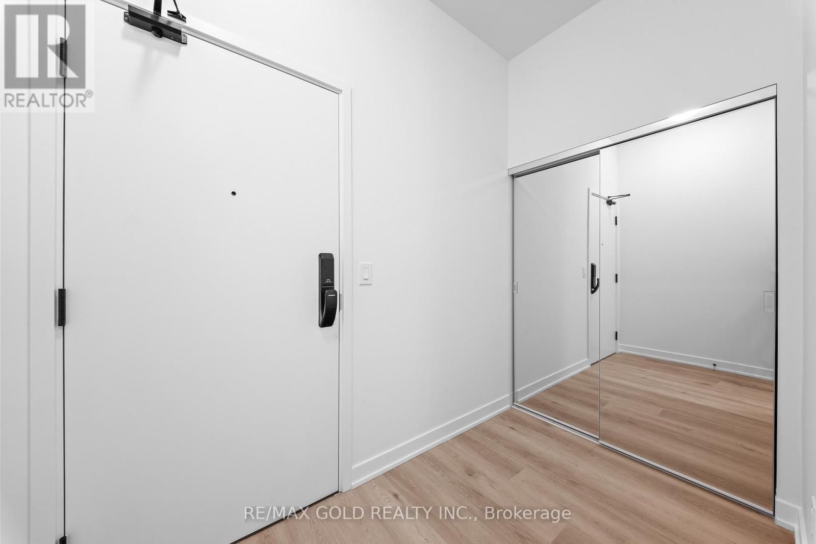 214 - 2075 LAKESHORE ROAD Image 19