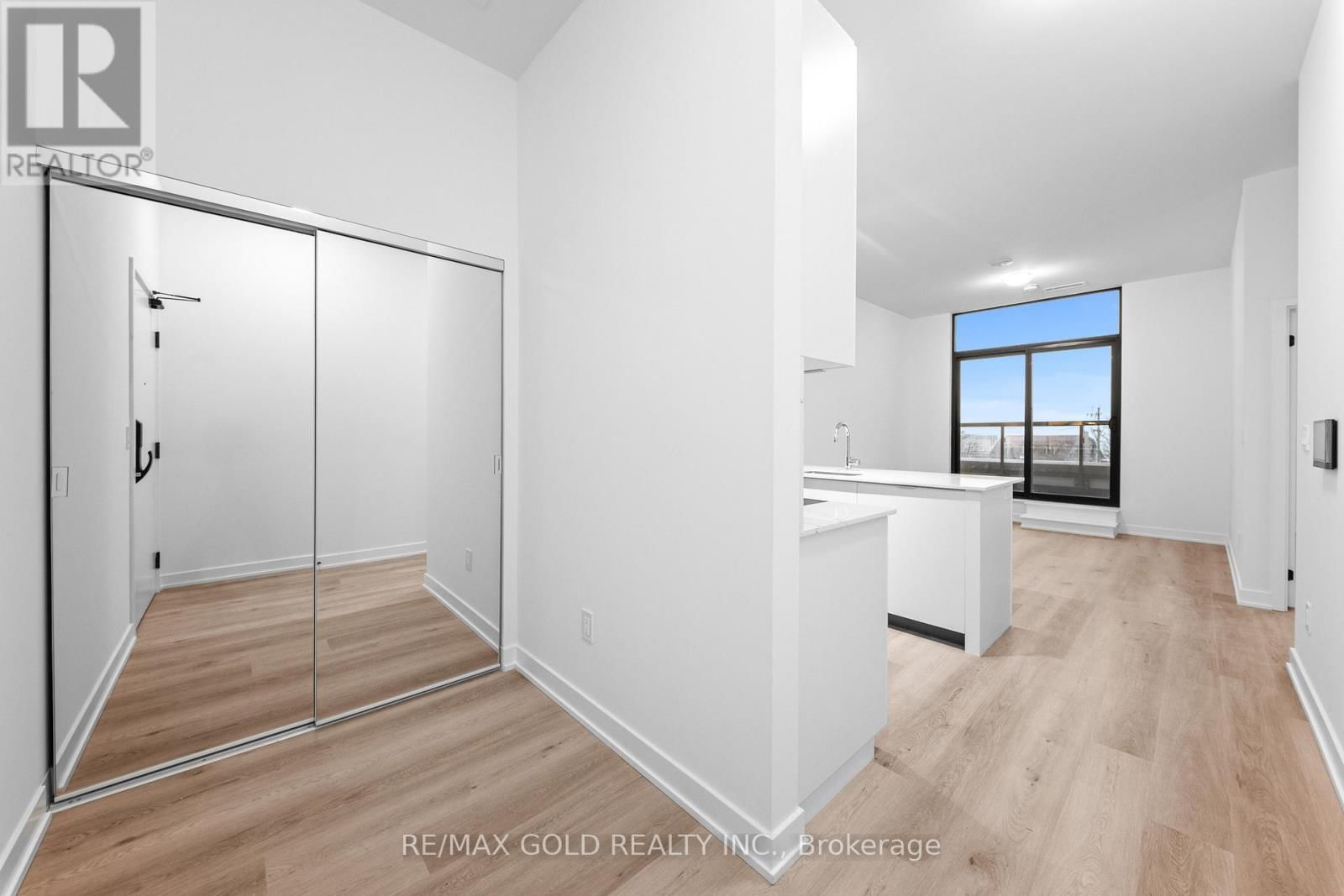 214 - 2075 LAKESHORE ROAD Image 20