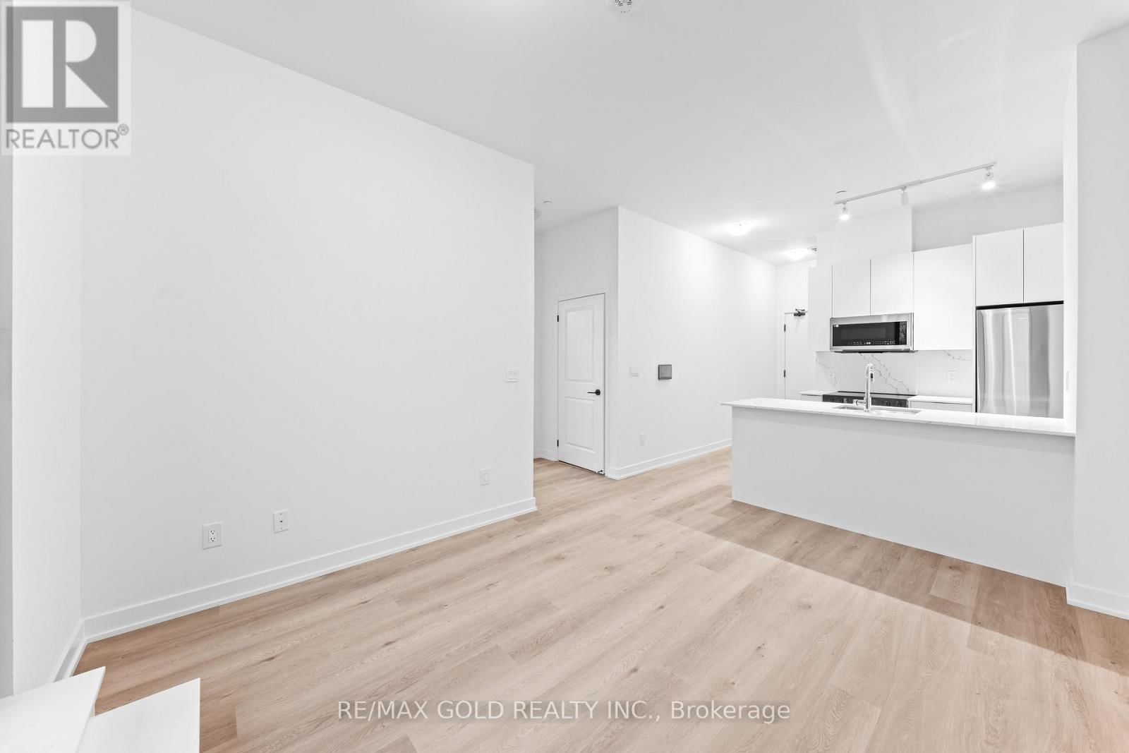 214 - 2075 LAKESHORE ROAD Image 30