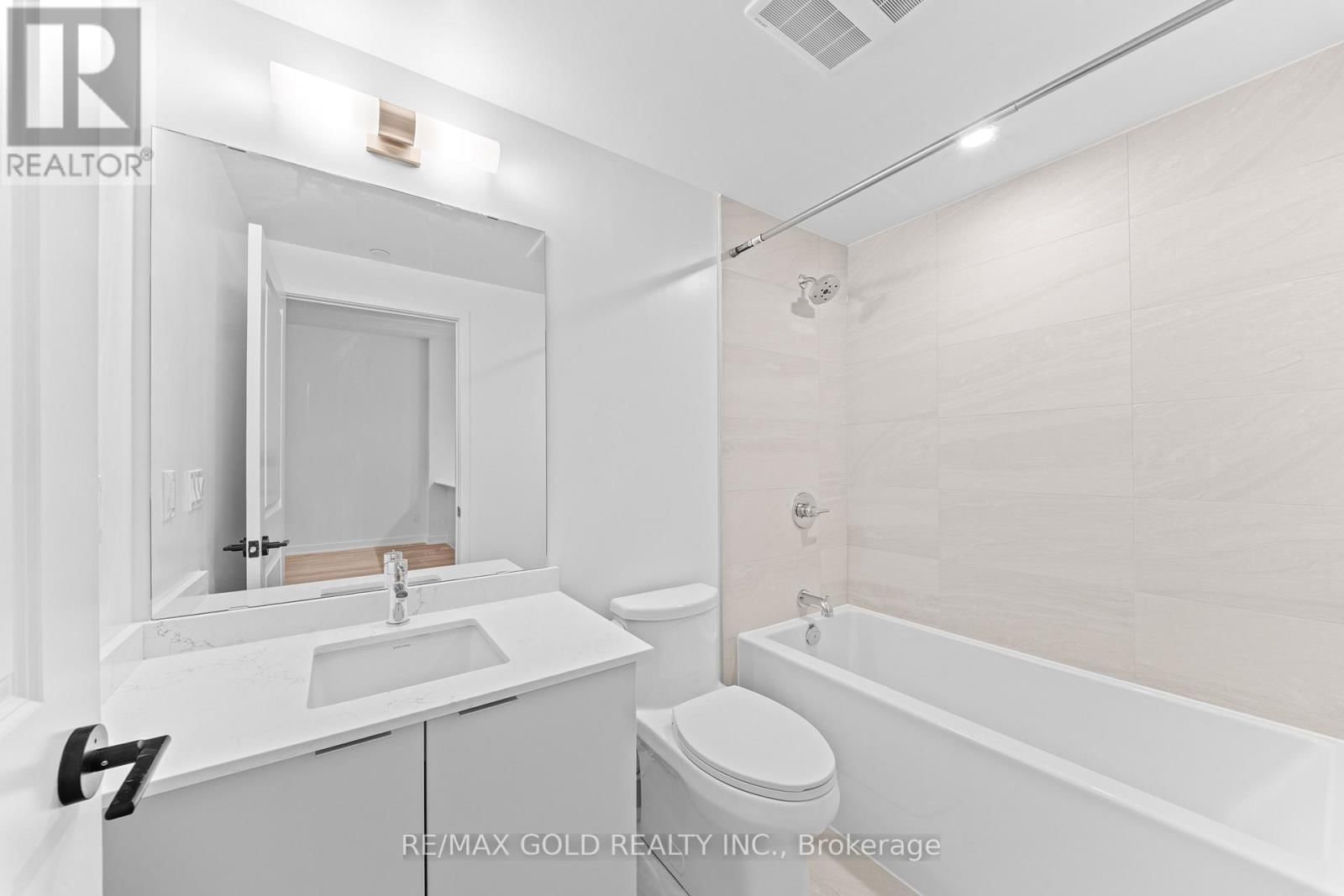 214 - 2075 LAKESHORE ROAD Image 32