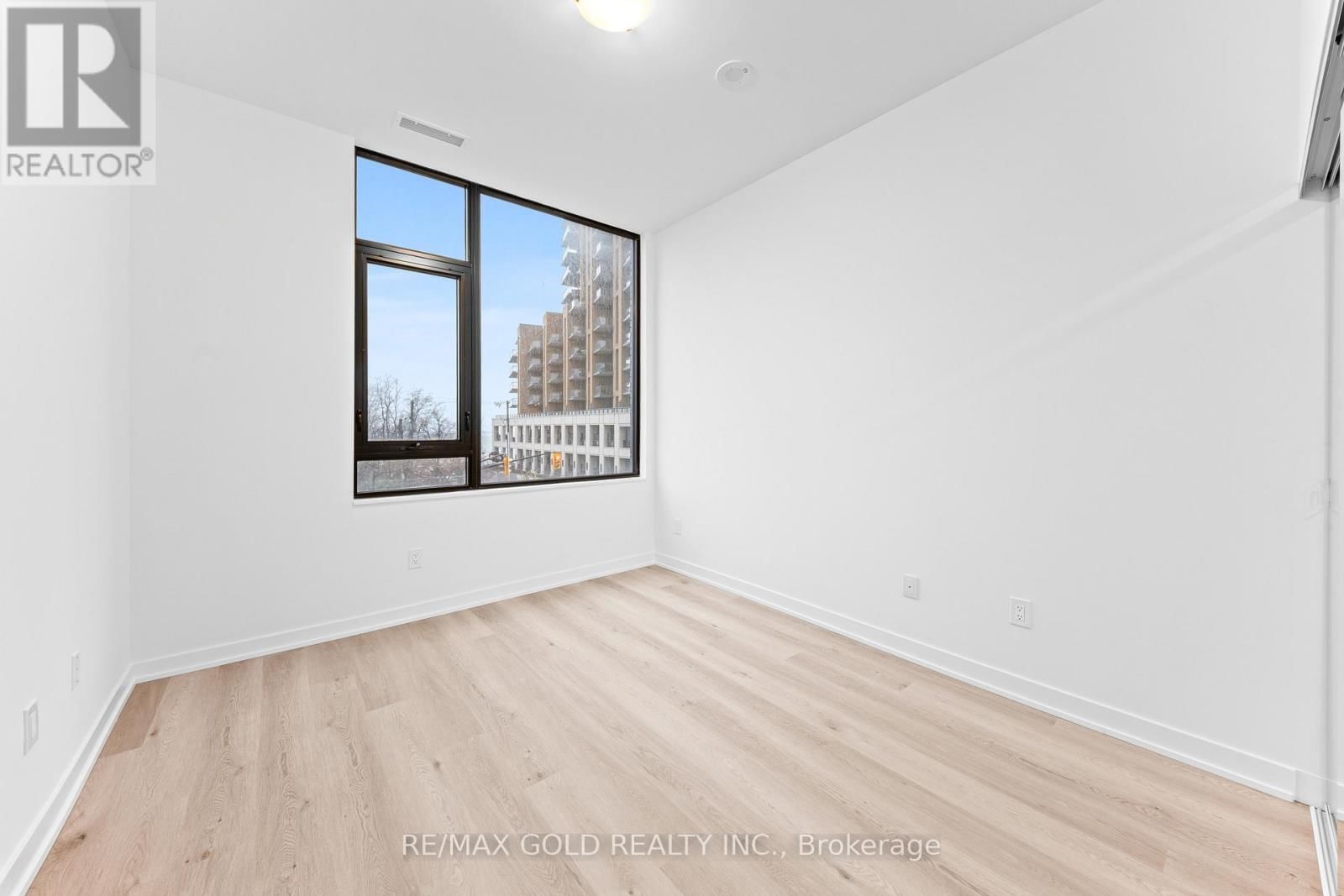 214 - 2075 LAKESHORE ROAD Image 34