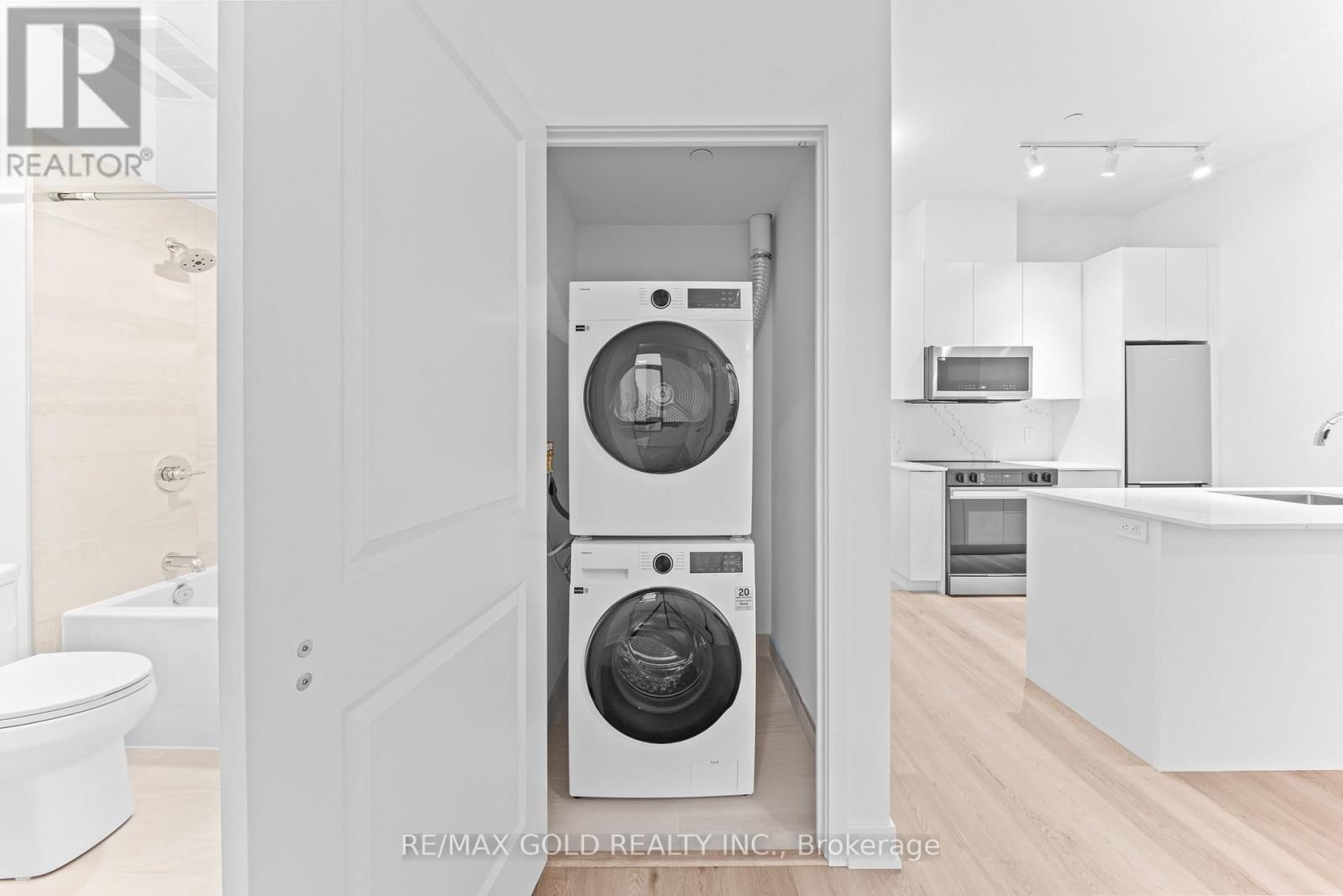 214 - 2075 LAKESHORE ROAD Image 37