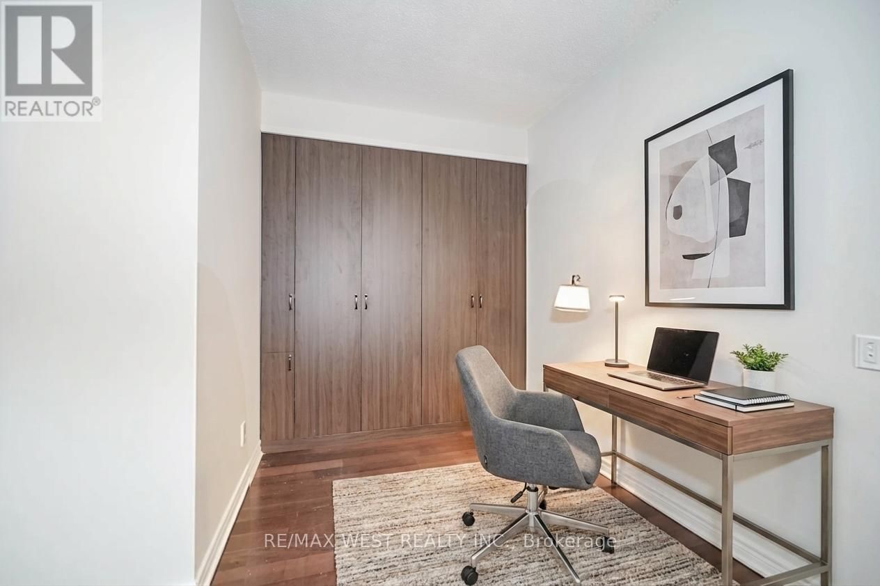 319 - 5 MARINE PARADE DRIVE Image 11