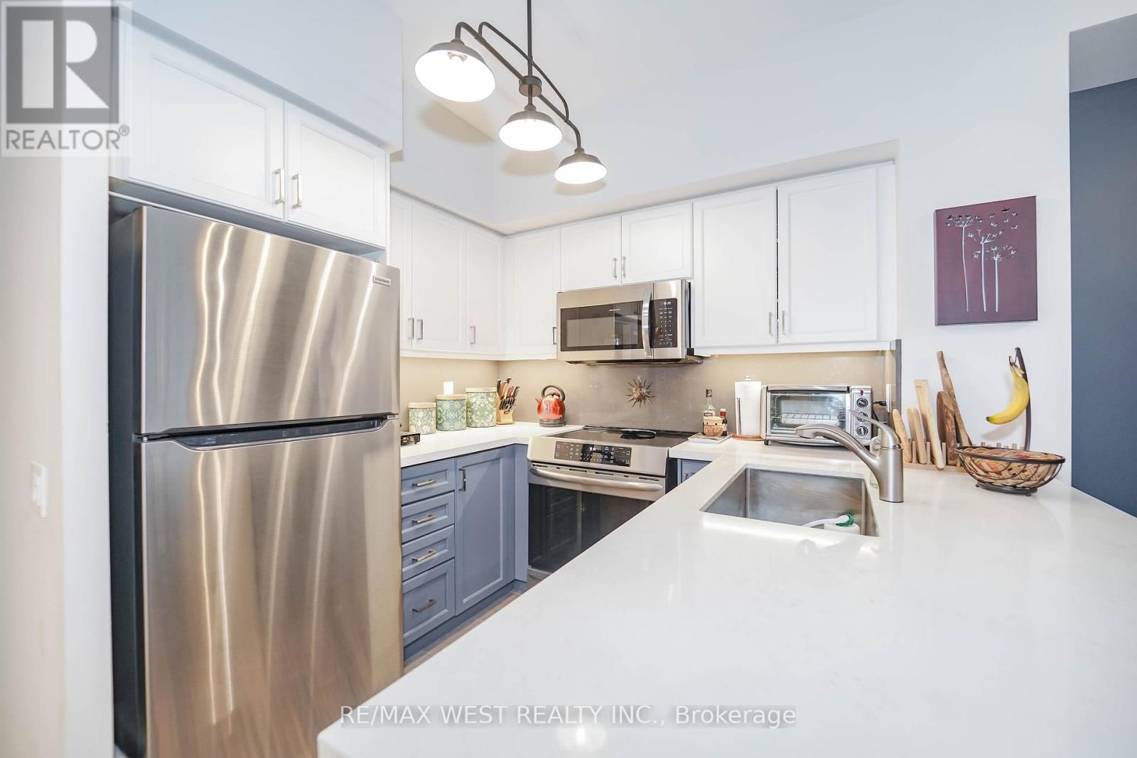 319 - 5 MARINE PARADE DRIVE Image 3