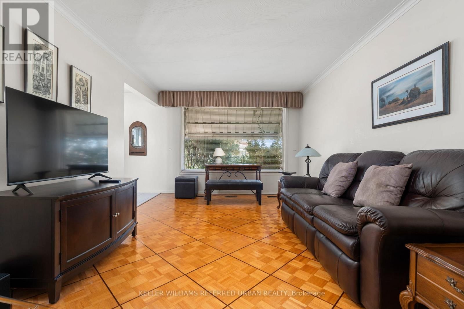 49 NAVENBY CRESCENT Image 14