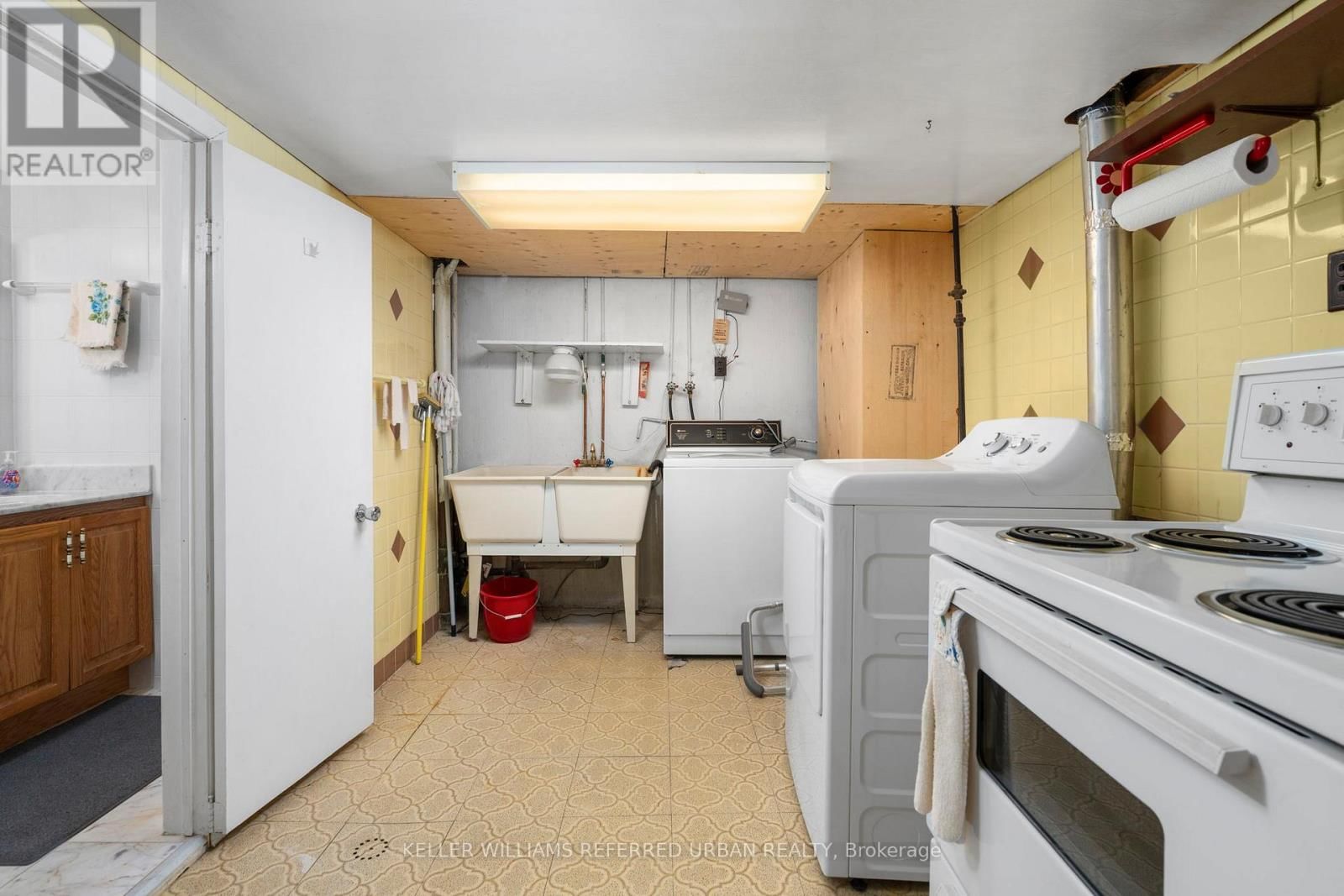 49 NAVENBY CRESCENT Image 34