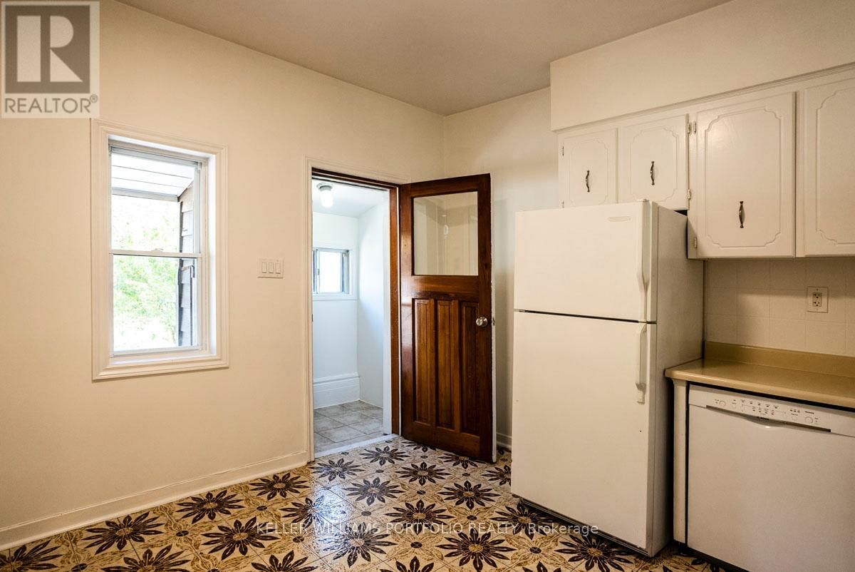 Unit 1 - 821 GLADSTONE AVENUE Image 8