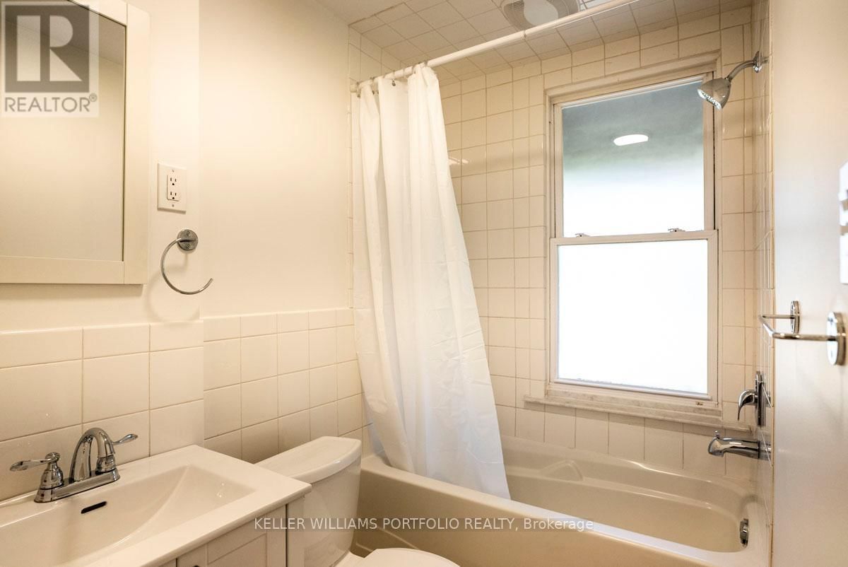 Unit 1 - 821 GLADSTONE AVENUE Image 9