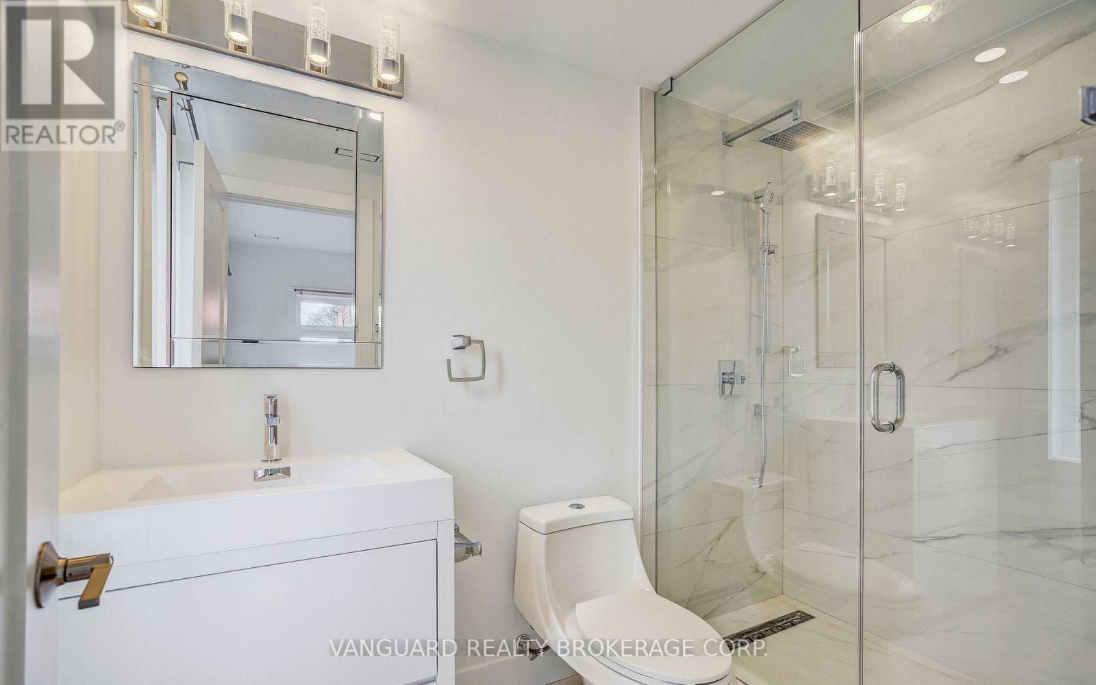 1937 LAWRENCE AVENUE WEST Image 18