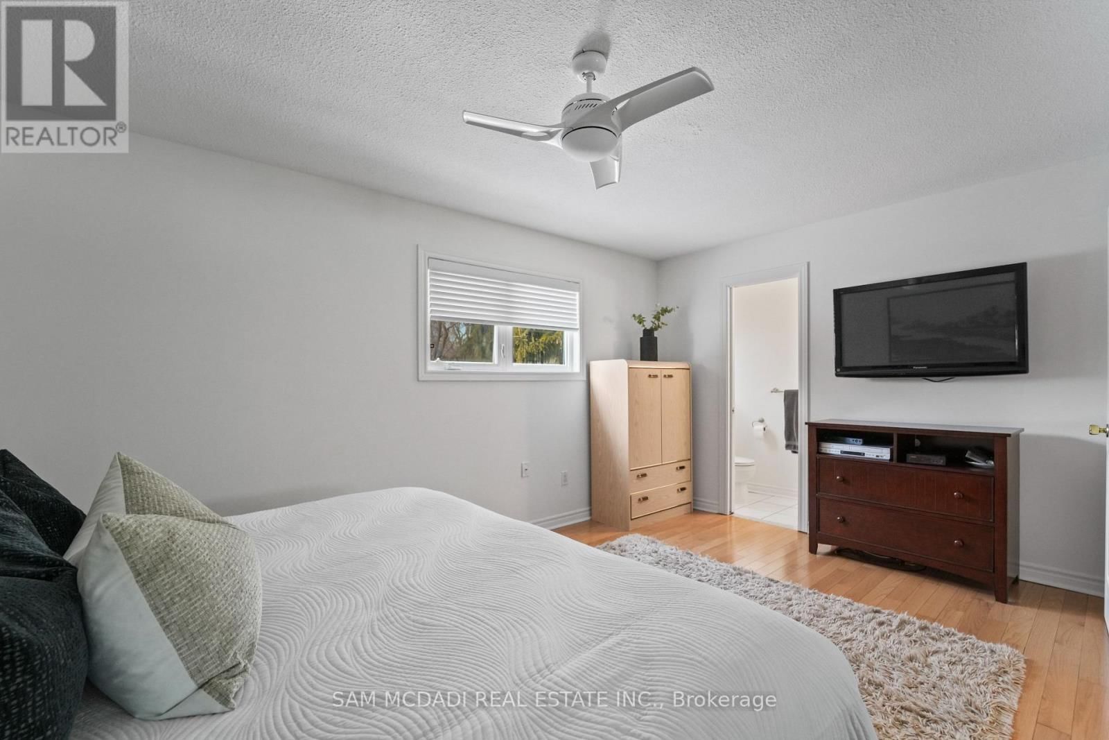 44 MADRID CRESCENT Image 23