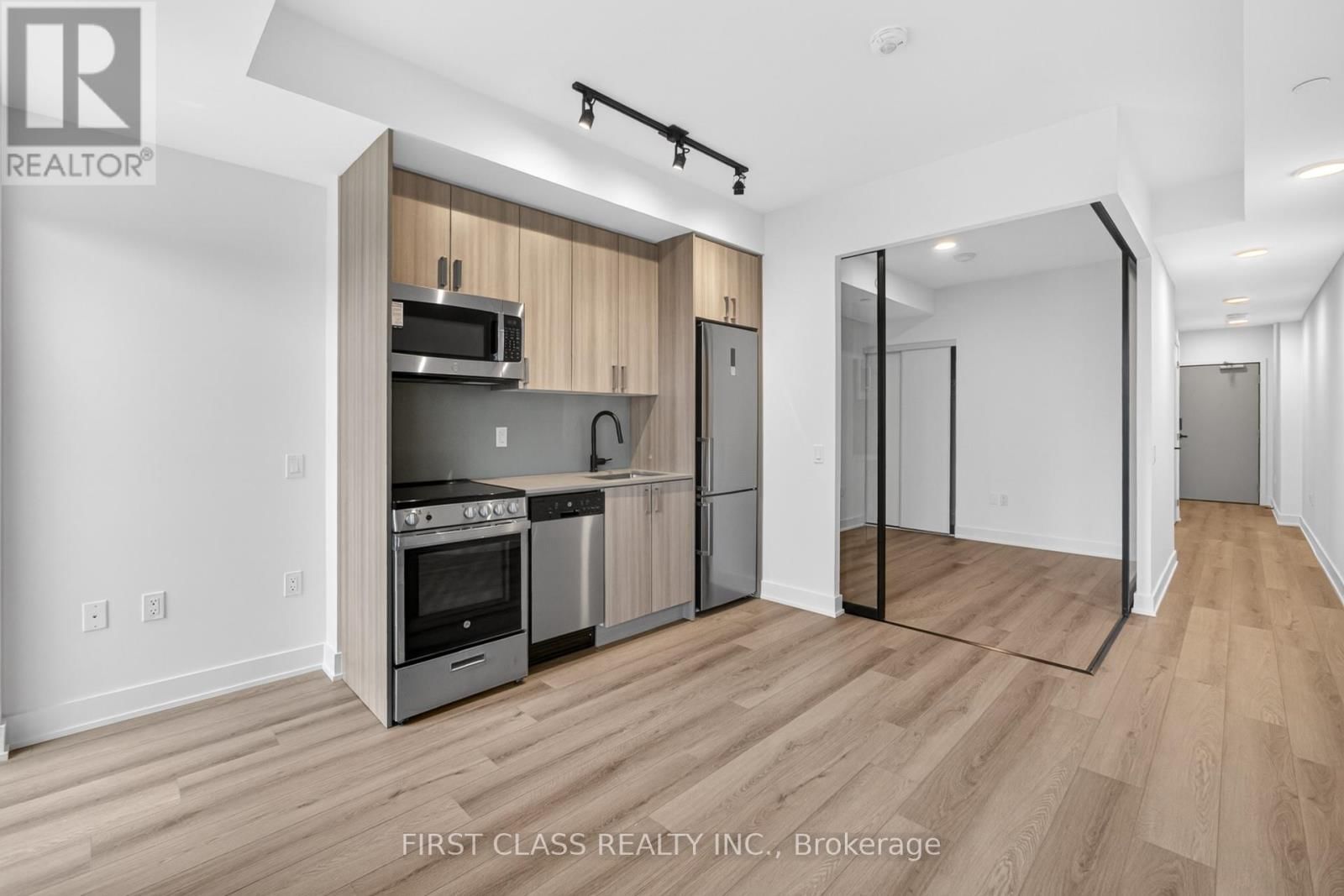 411 - 758 DOVERCOURT ROAD Image 10