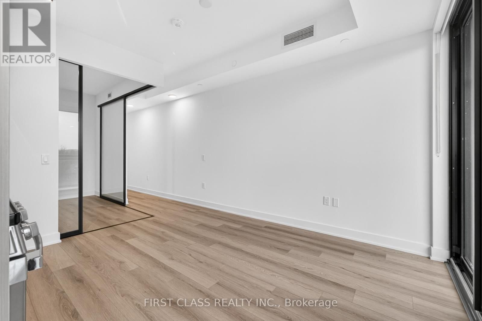 411 - 758 DOVERCOURT ROAD Image 12