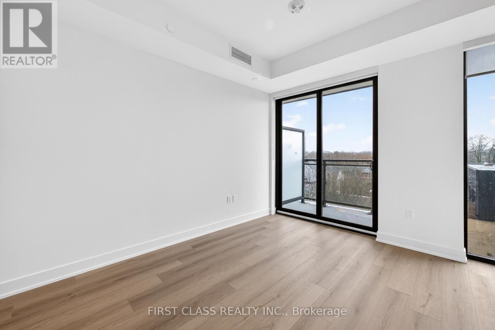 411 - 758 DOVERCOURT ROAD Image 13