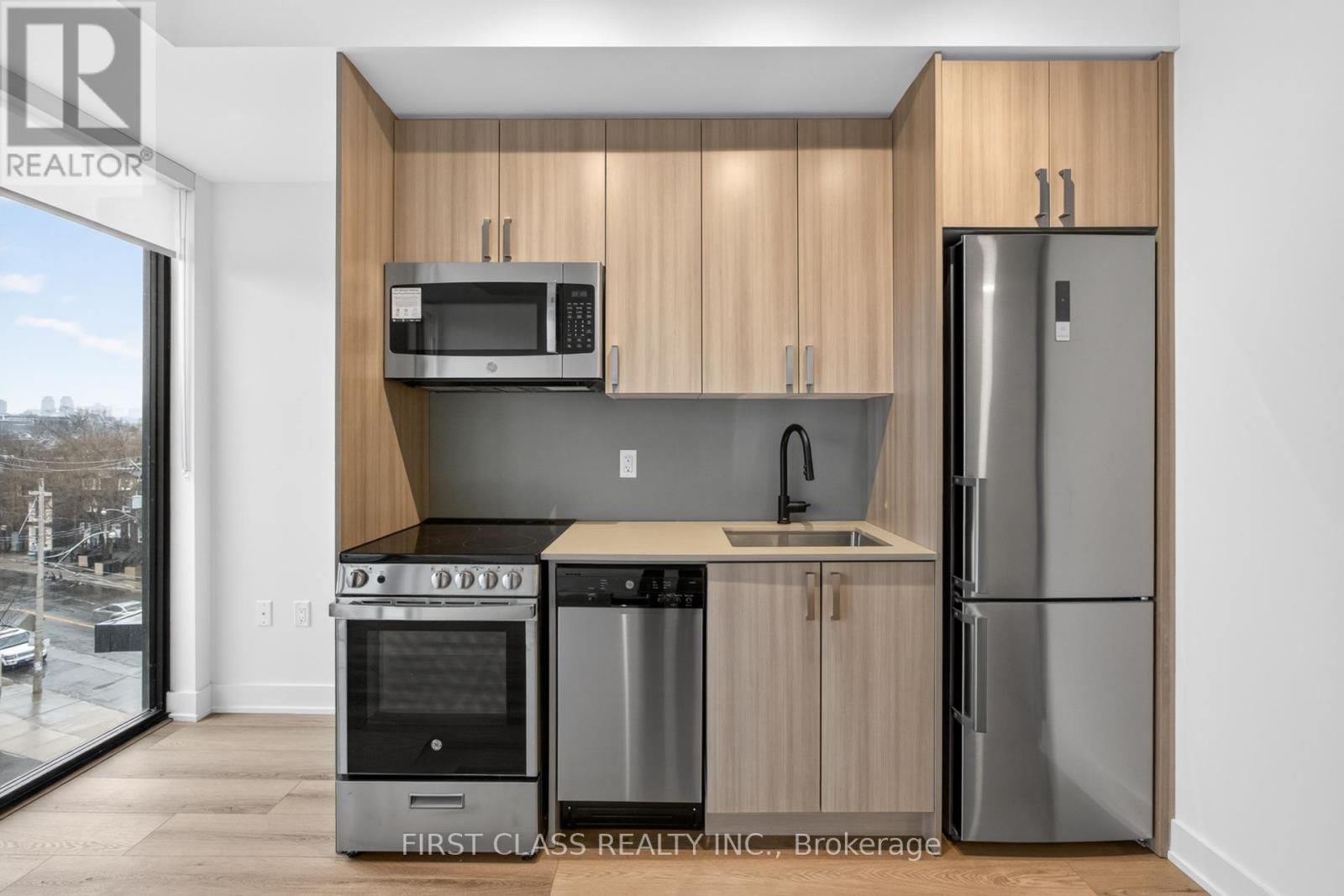 411 - 758 DOVERCOURT ROAD Image 16