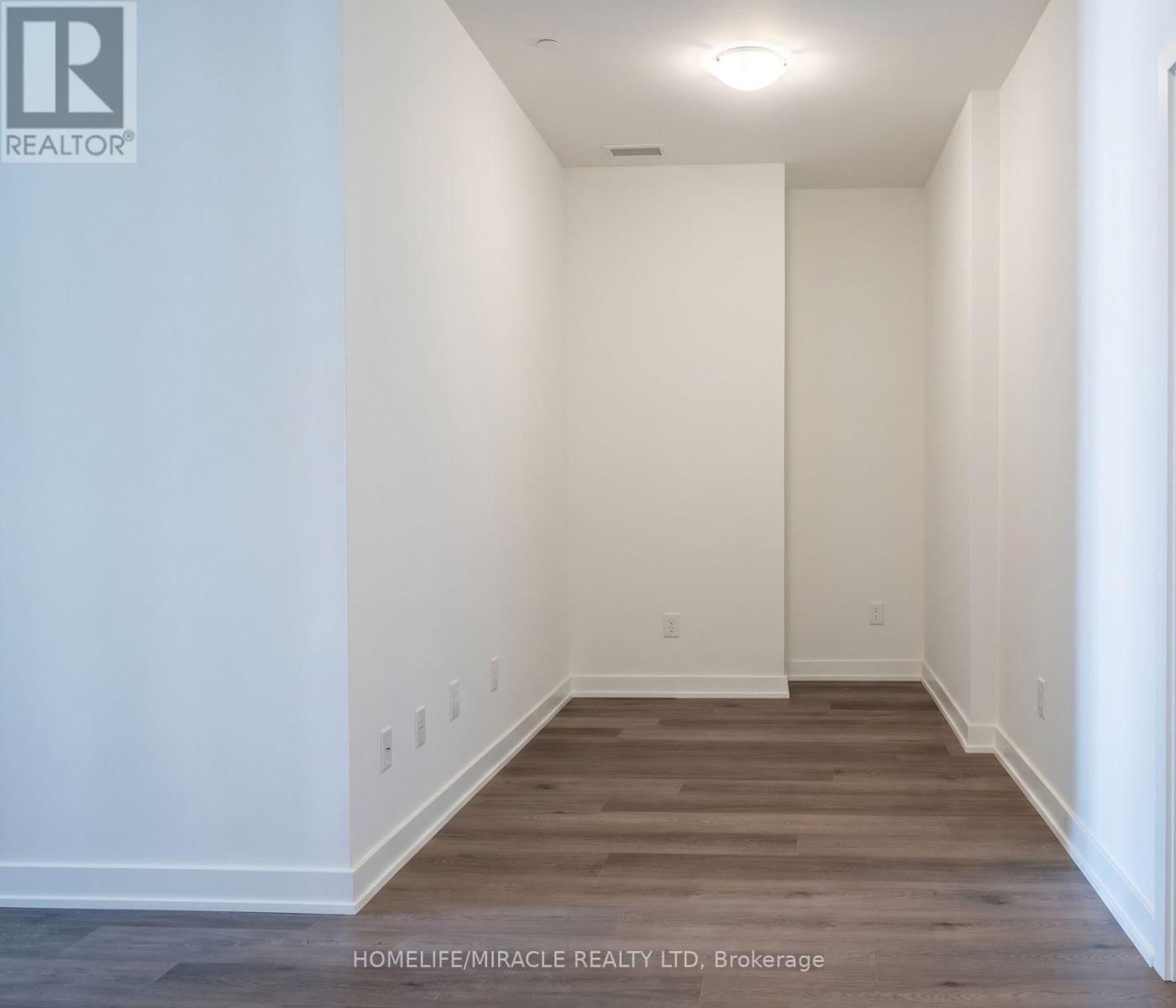 413 - 2075 LAKESHORE ROAD Image 6