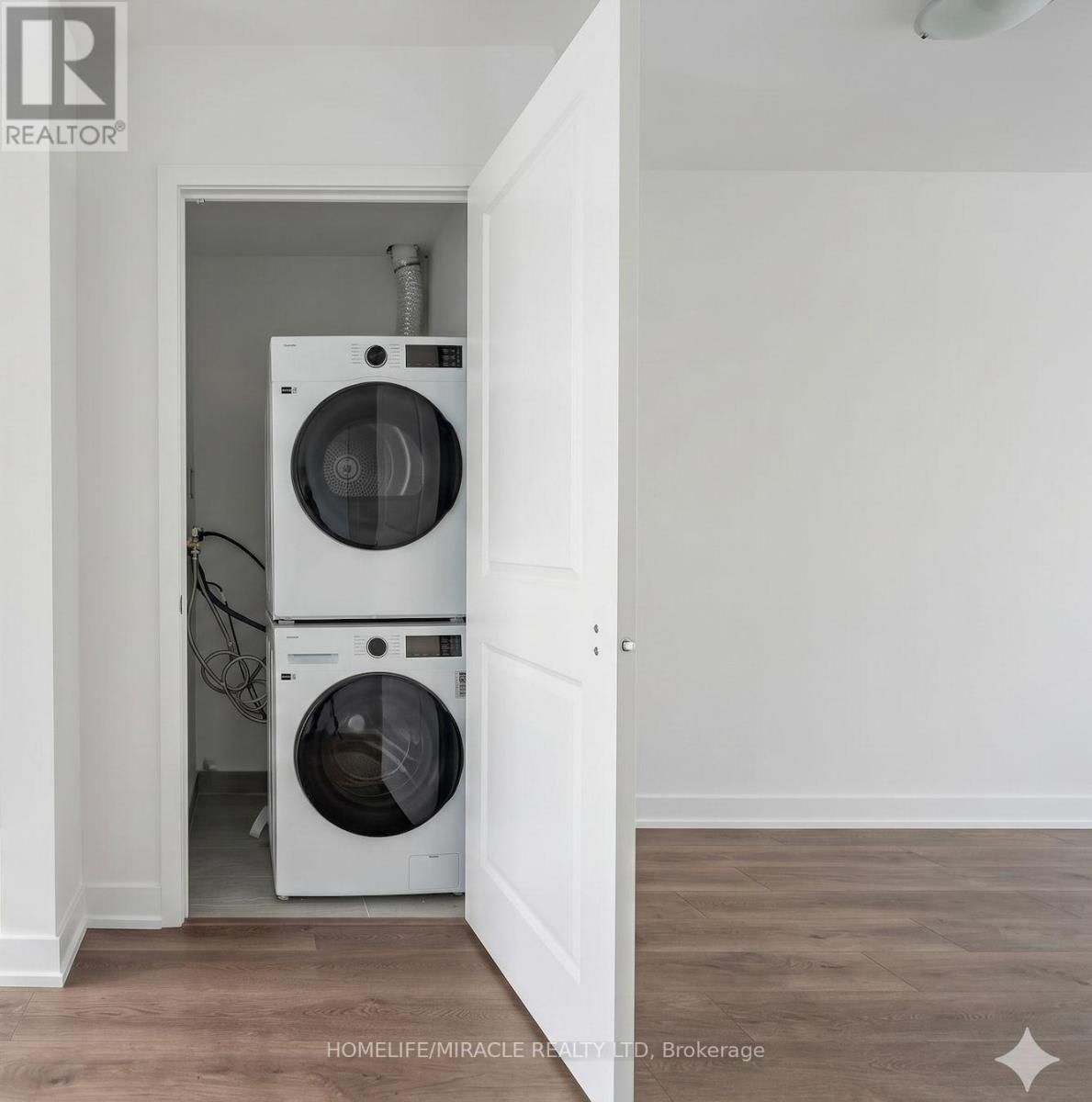 413 - 2075 LAKESHORE ROAD Image 8