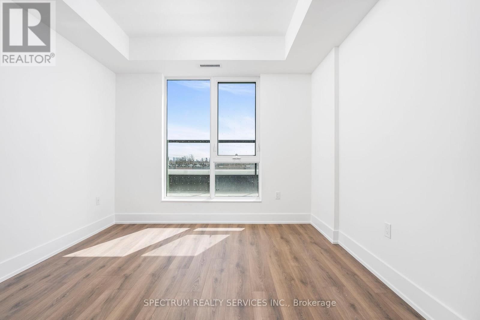 335 - 858 DUPONT STREET Image 21