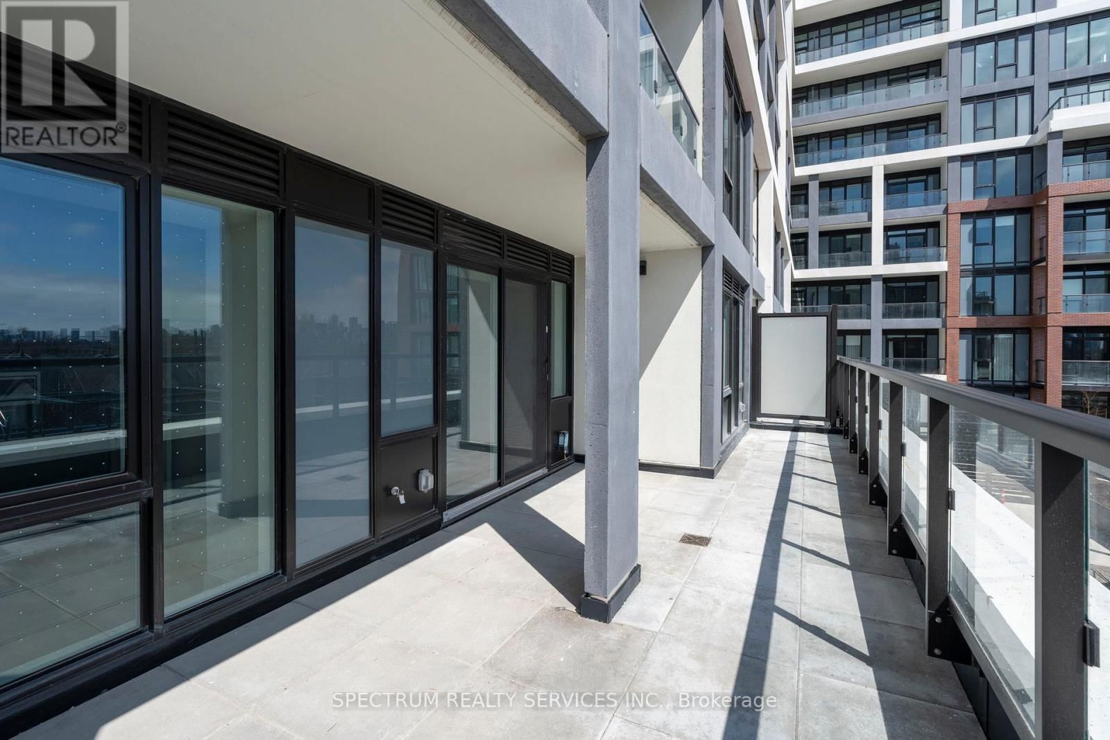 335 - 858 DUPONT STREET Image 26