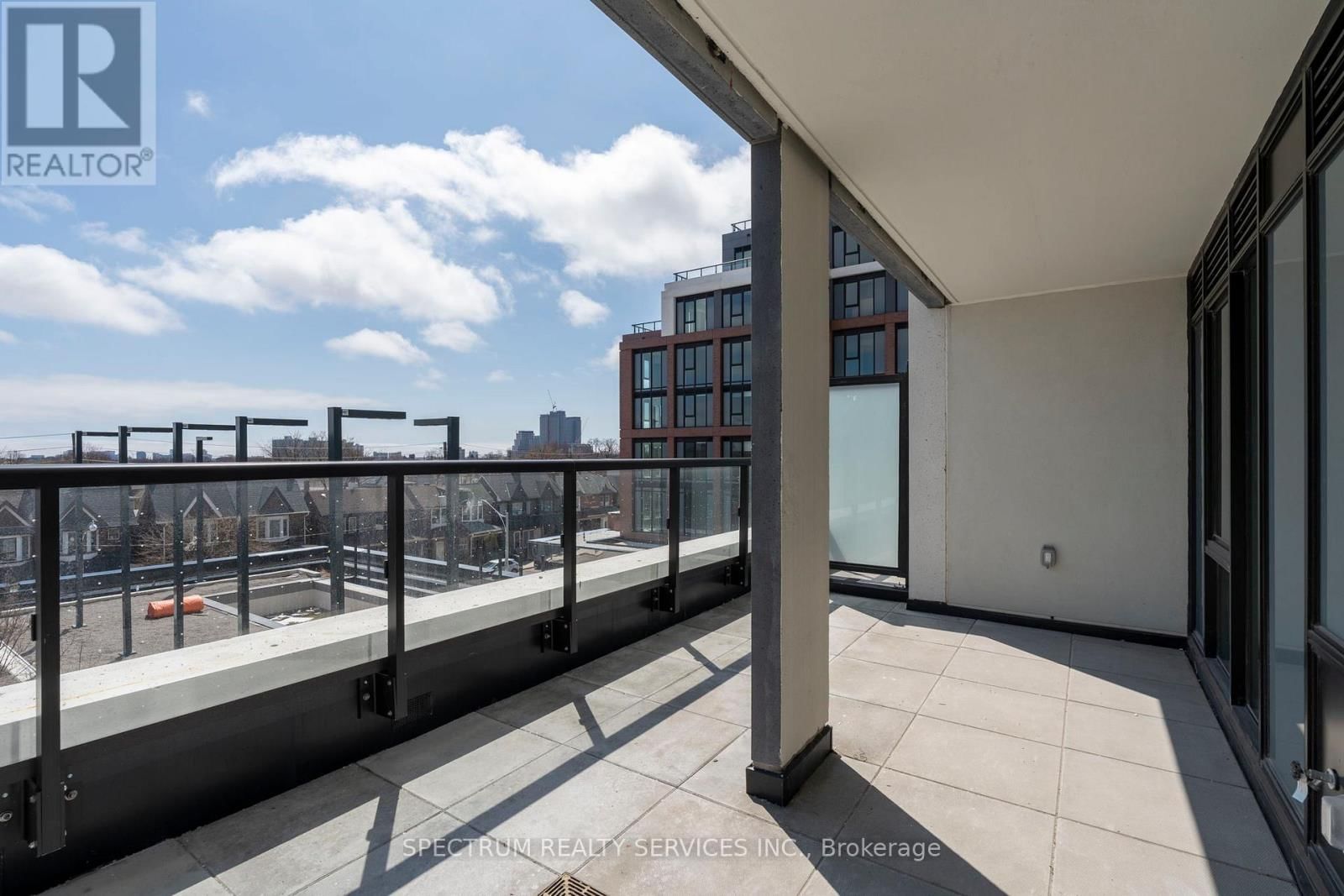 335 - 858 DUPONT STREET Image 27