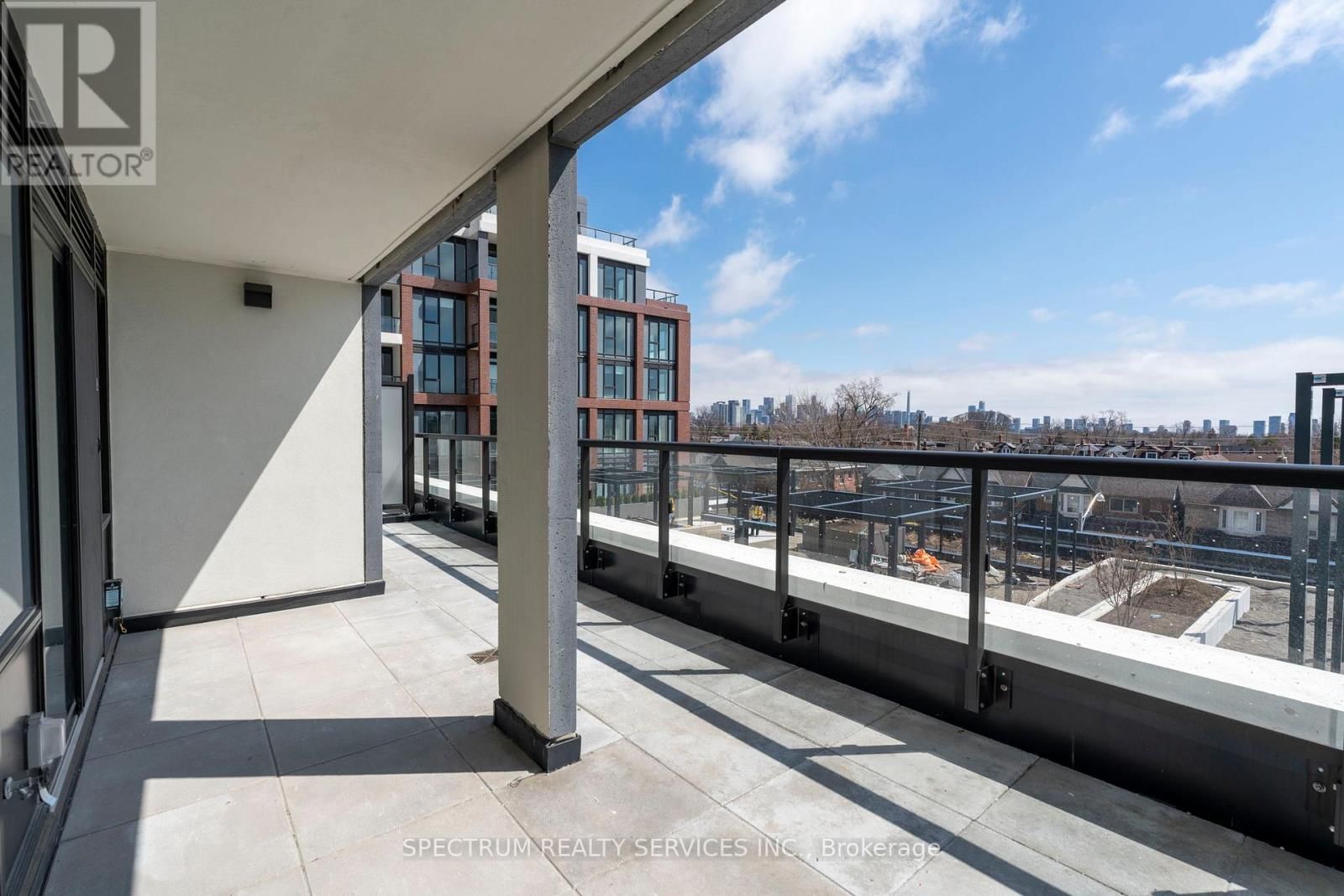 335 - 858 DUPONT STREET Image 29