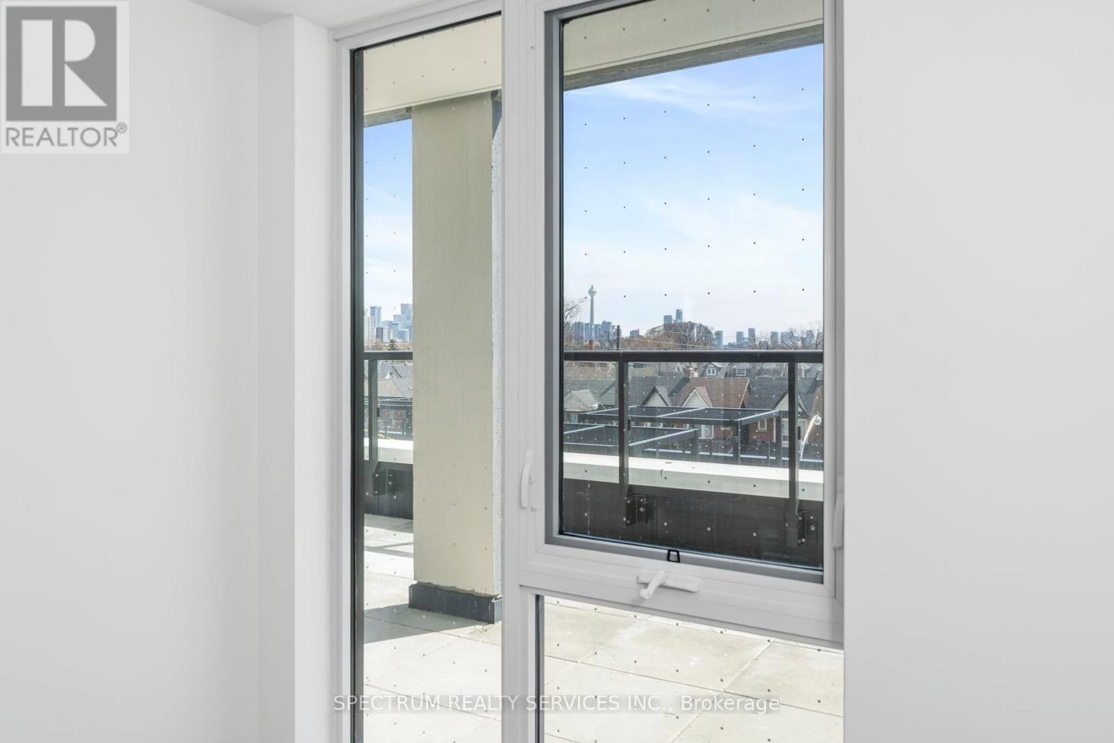 335 - 858 DUPONT STREET Image 34