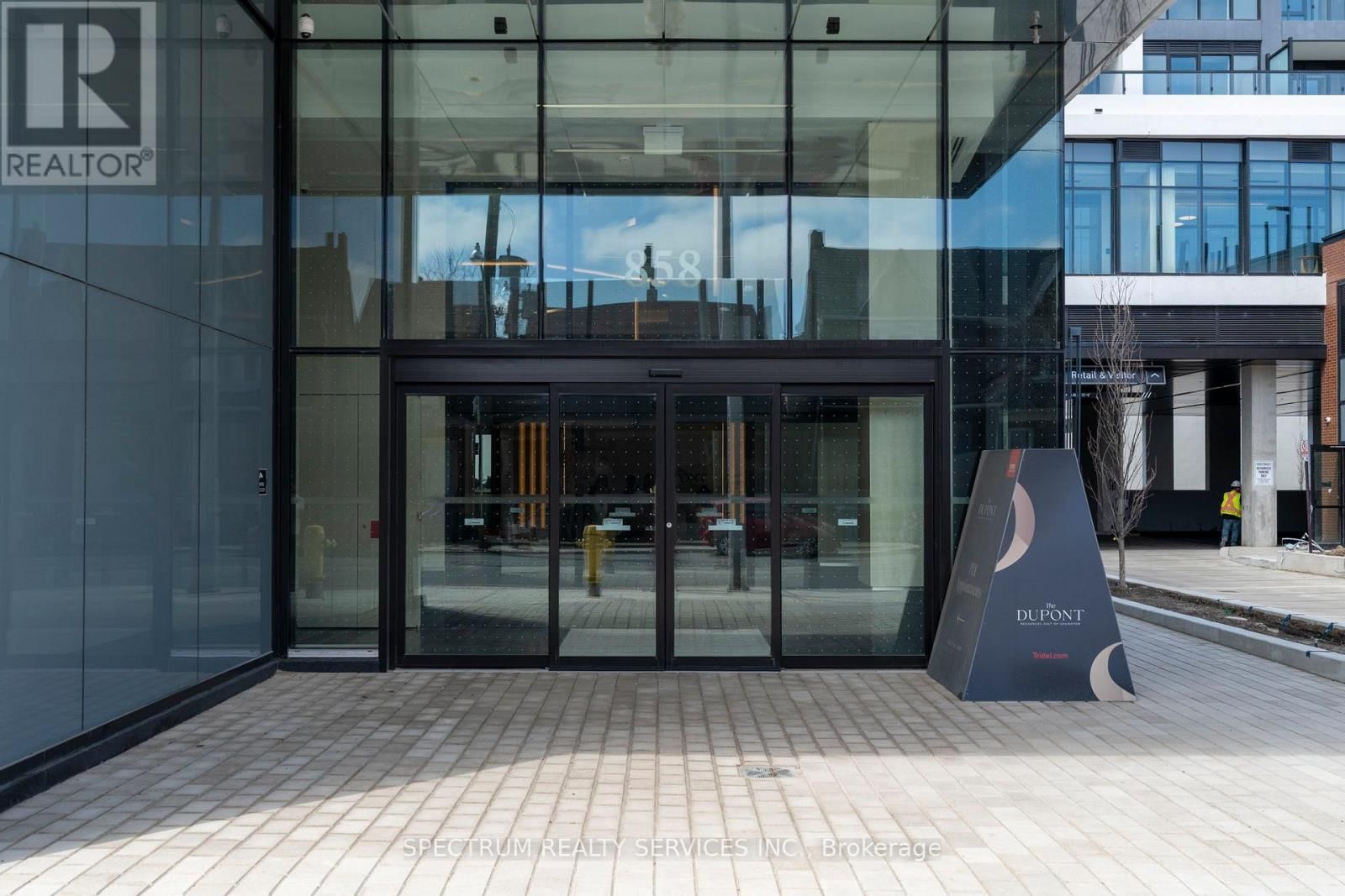 335 - 858 DUPONT STREET Image 5