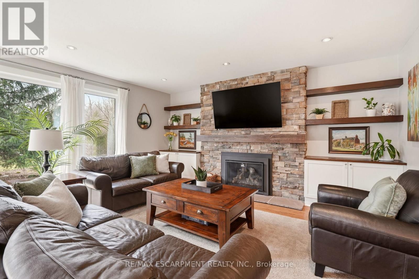 6685 MCNIVEN ROAD Image 12