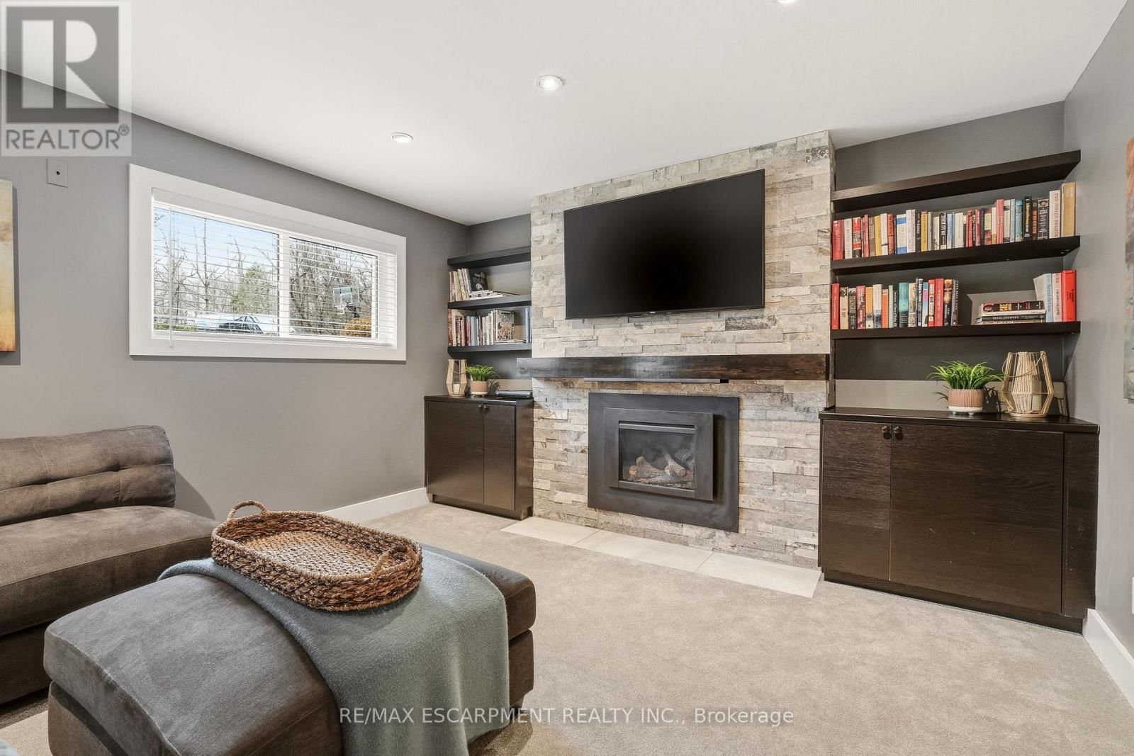 6685 MCNIVEN ROAD Image 33