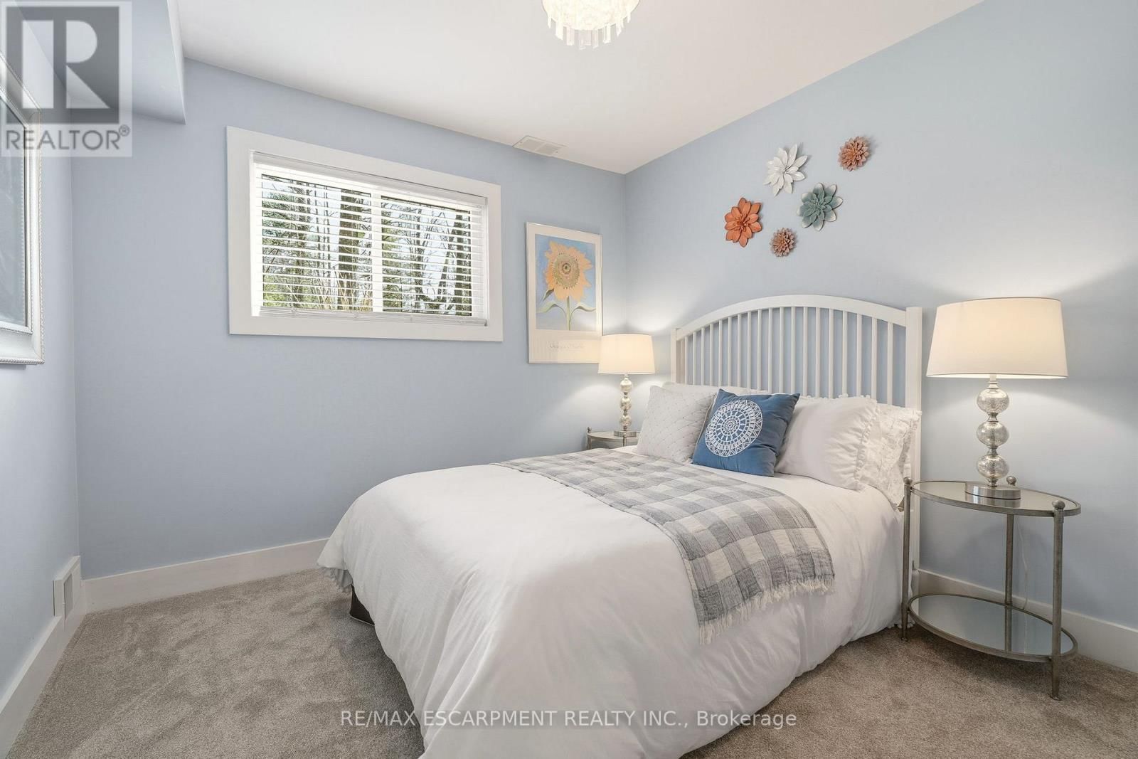 6685 MCNIVEN ROAD Image 35