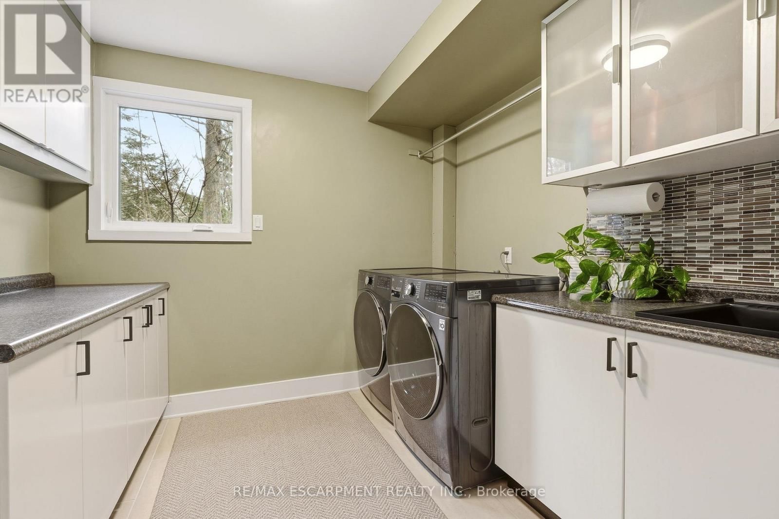 6685 MCNIVEN ROAD Image 37