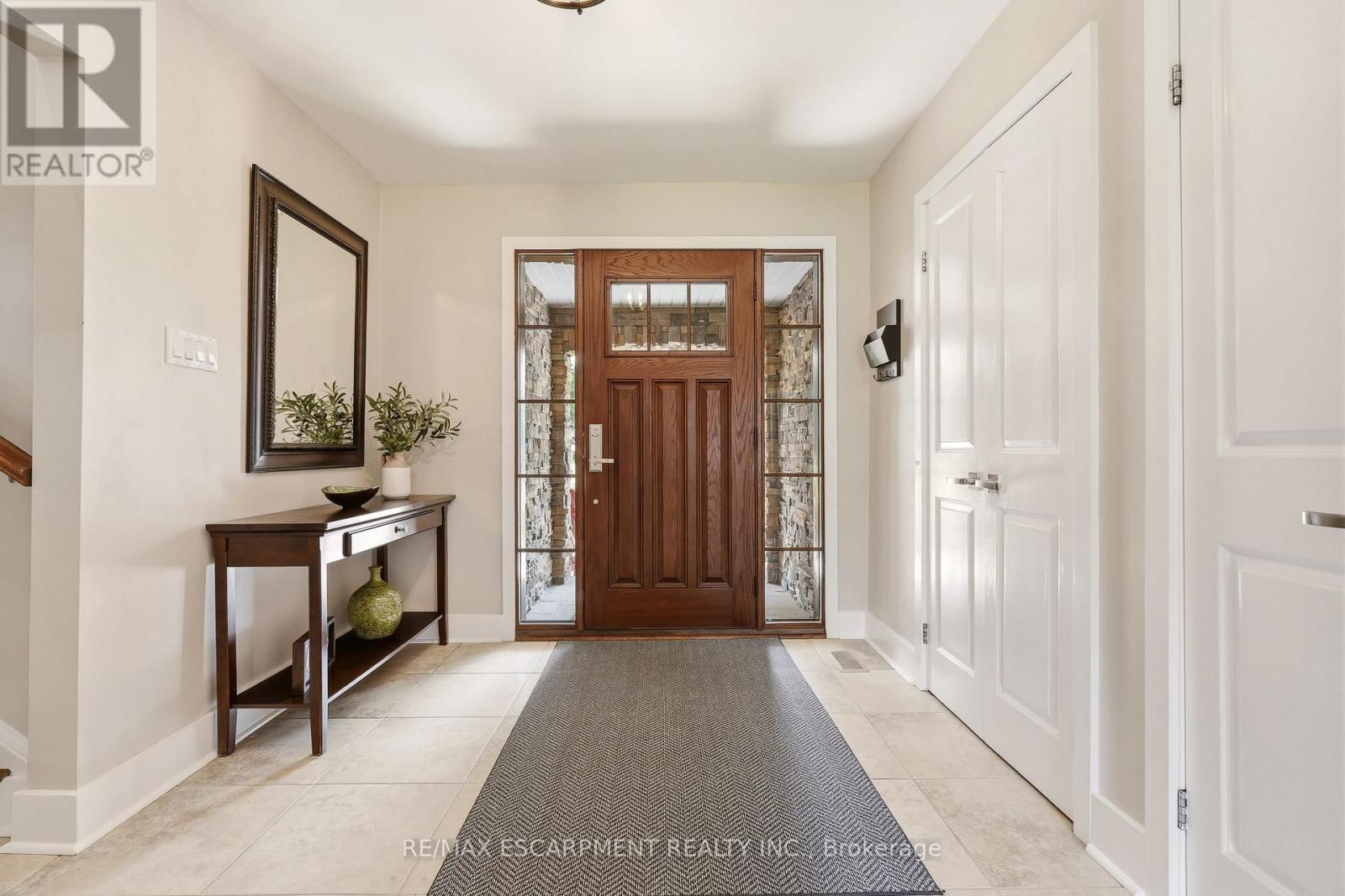 6685 MCNIVEN ROAD Image 6