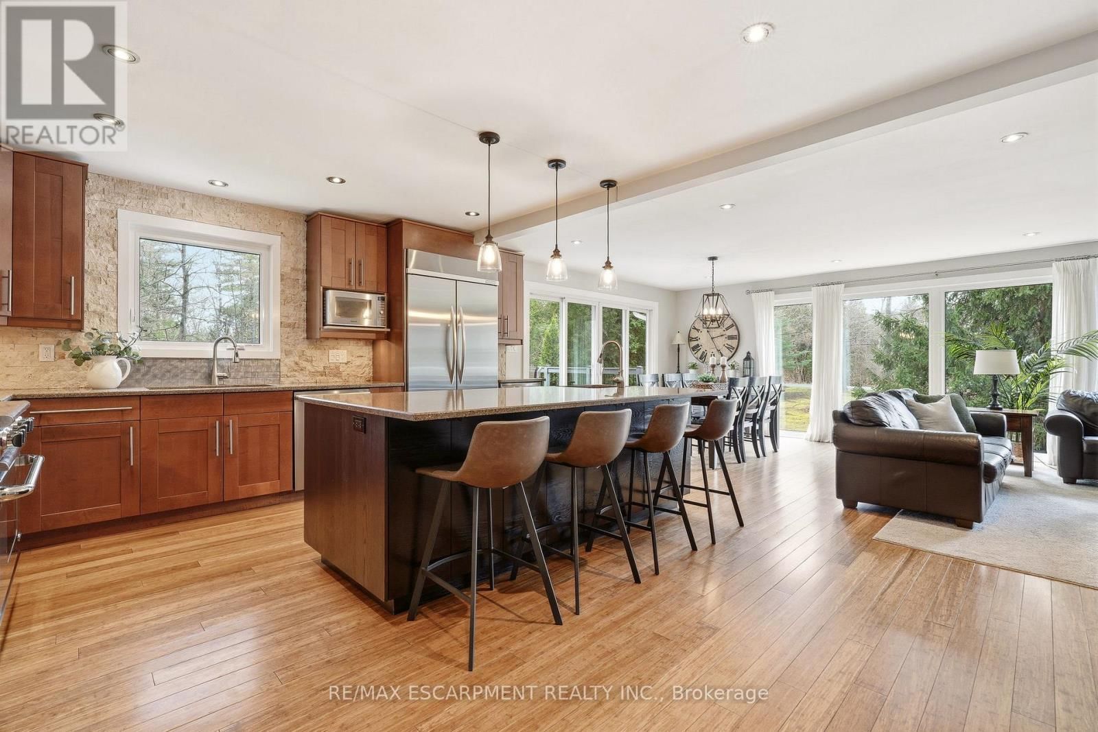 6685 MCNIVEN ROAD Image 7