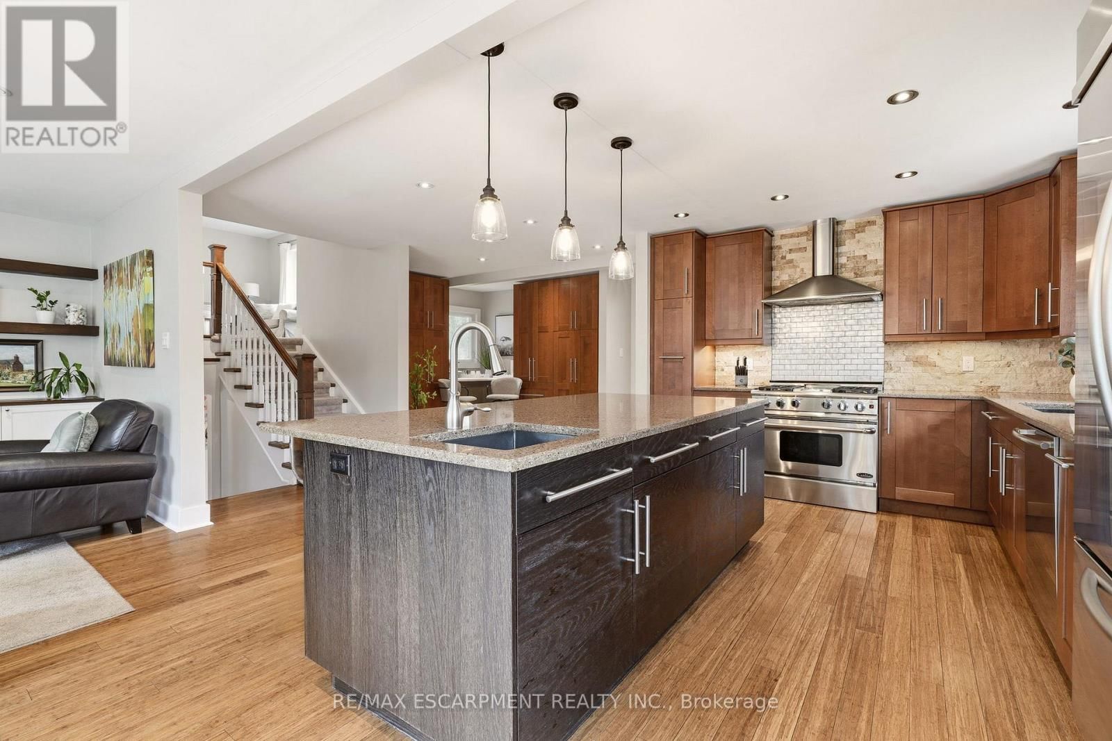 6685 MCNIVEN ROAD Image 8