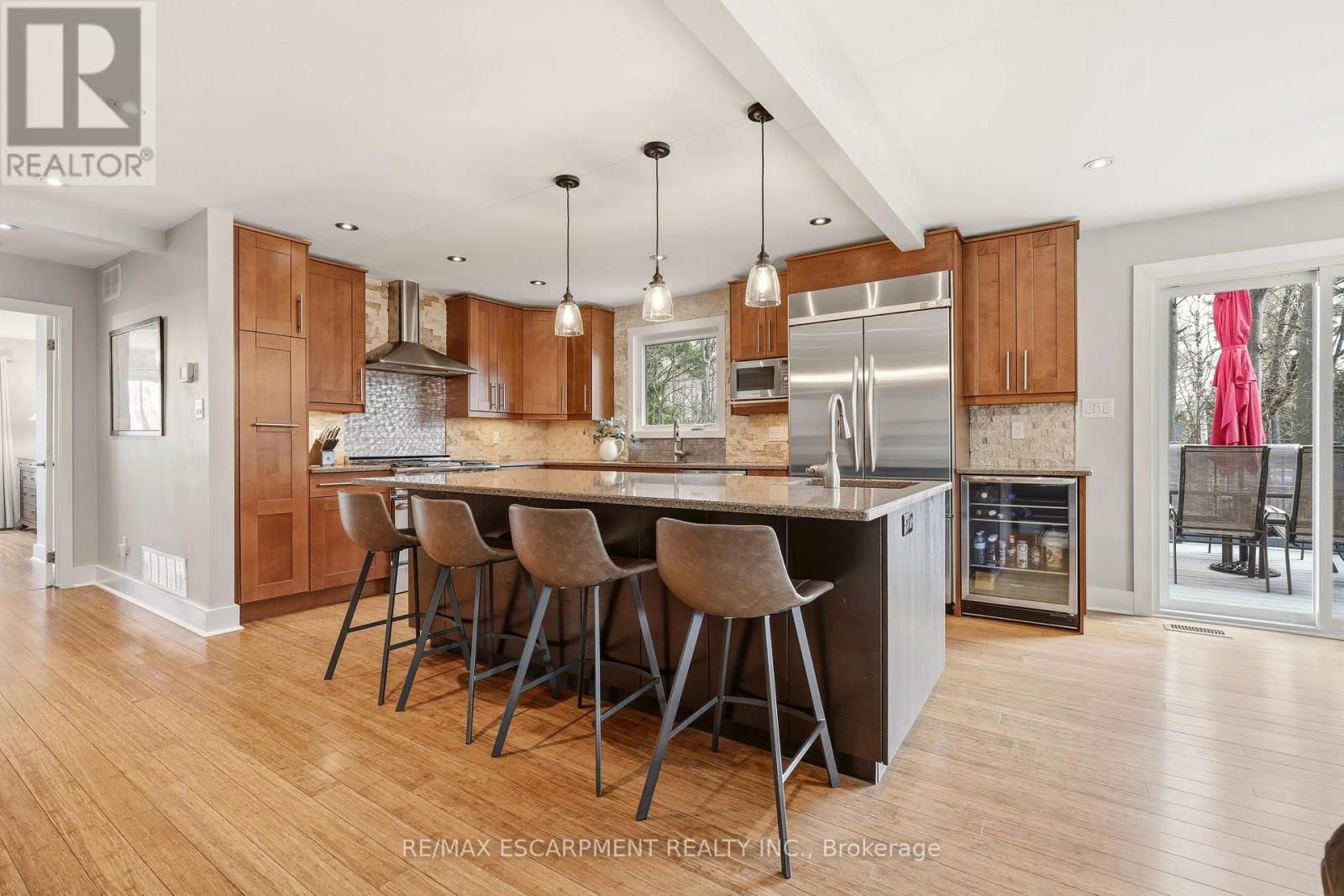 6685 MCNIVEN ROAD Image 9