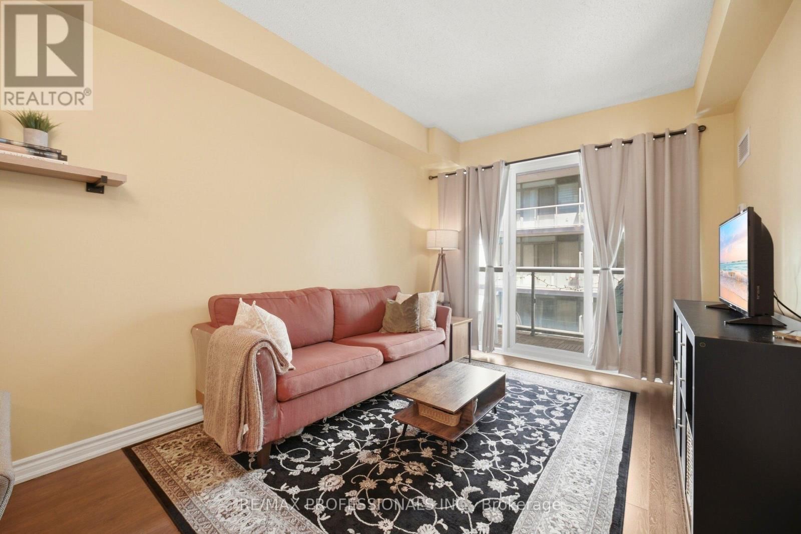 922 - 15 JAMES FINLAY WAY Image 14