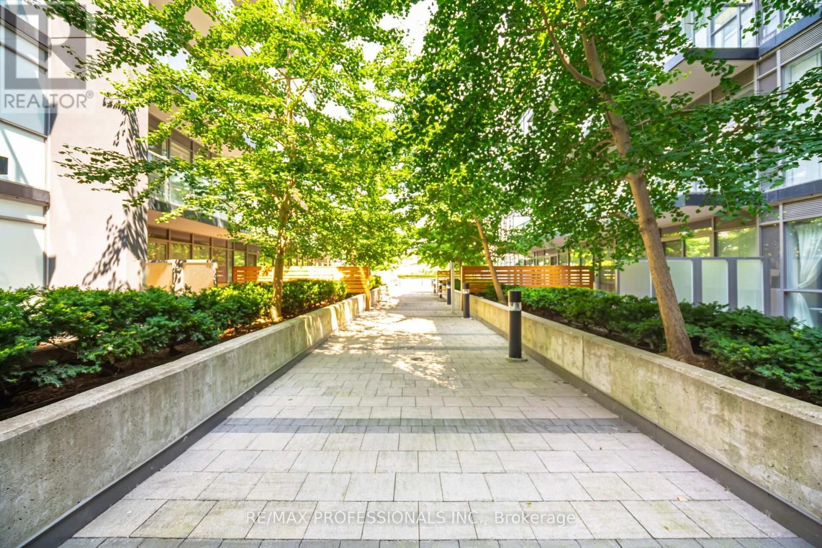 922 - 15 JAMES FINLAY WAY Image 27