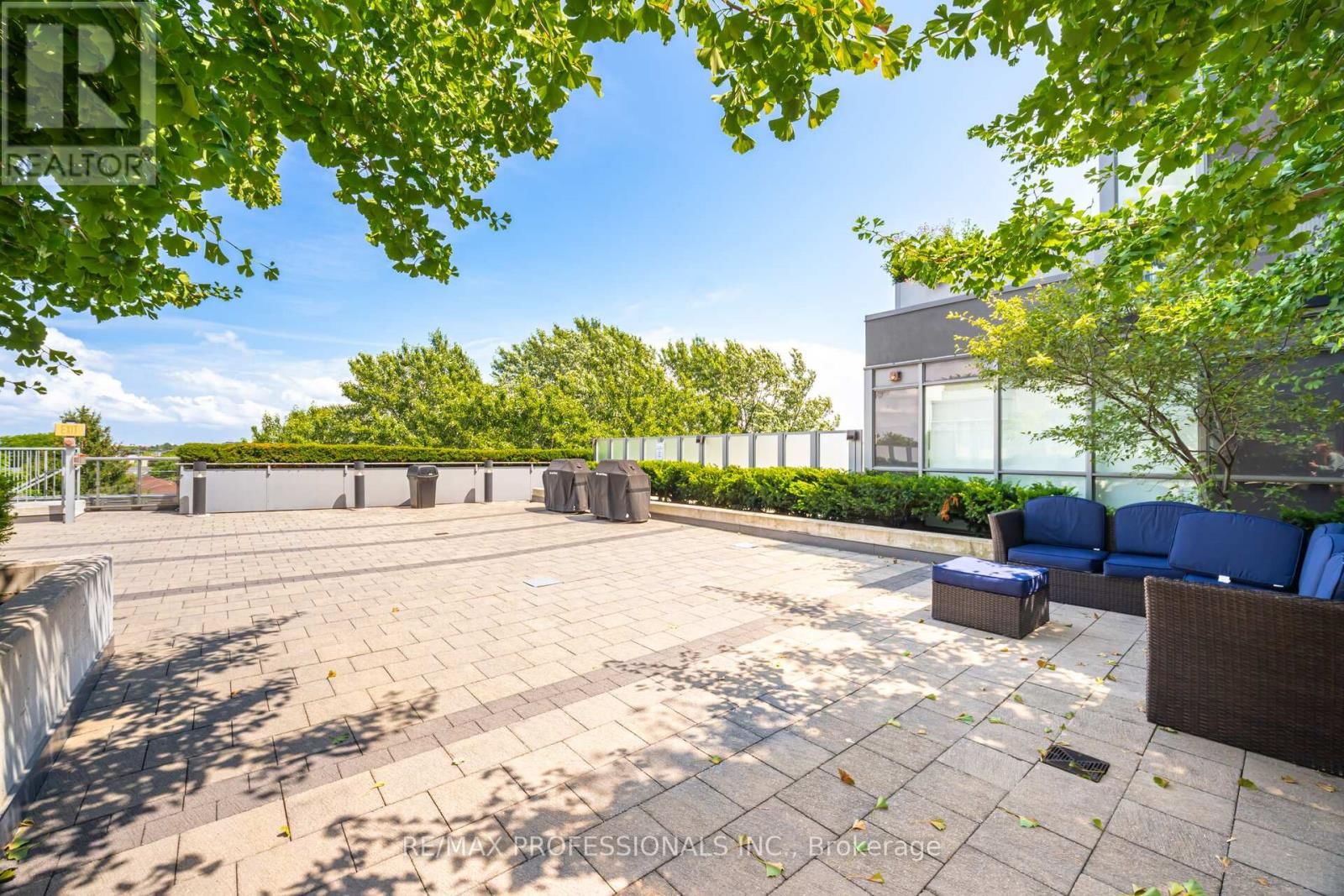 922 - 15 JAMES FINLAY WAY Image 28