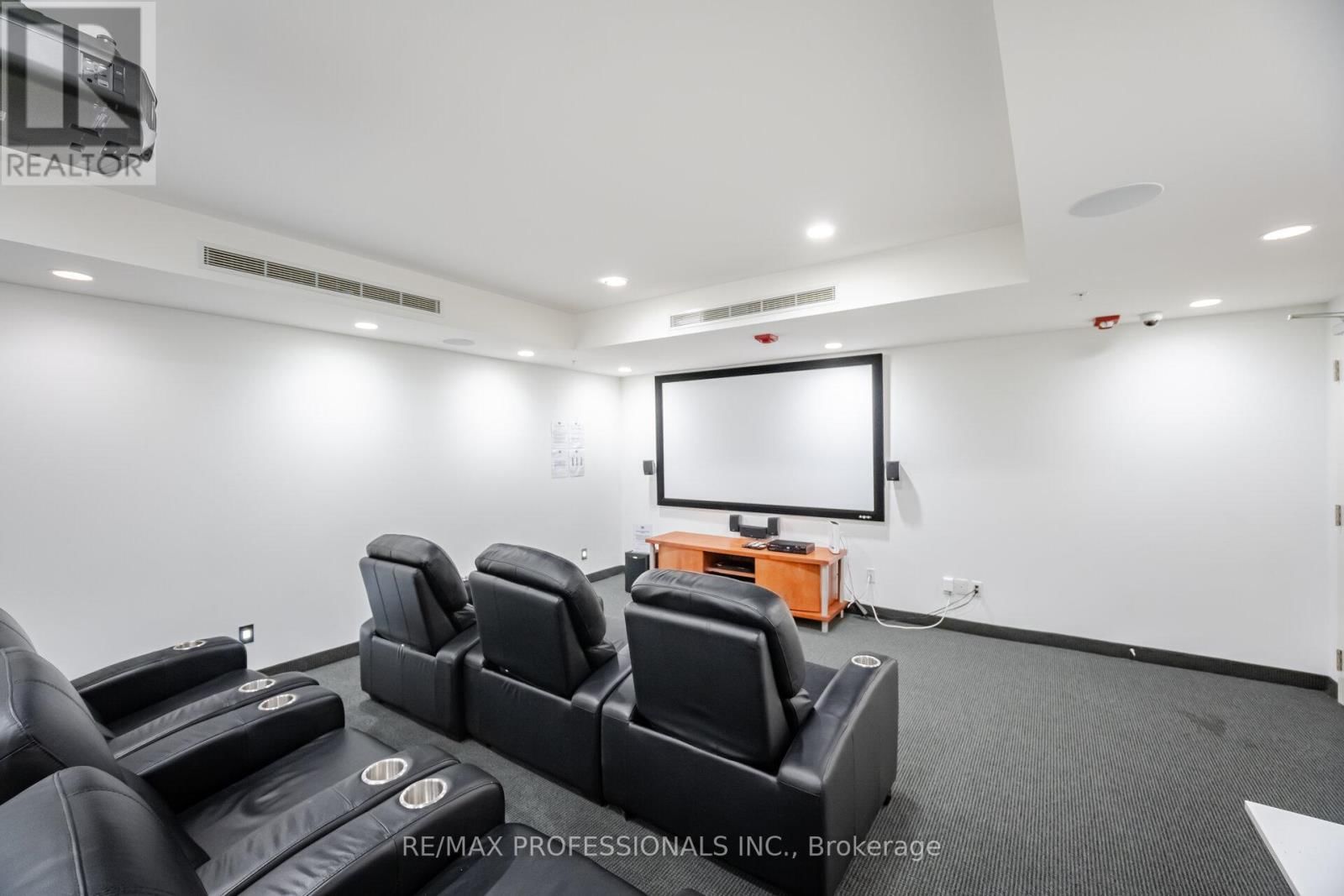 922 - 15 JAMES FINLAY WAY Image 32