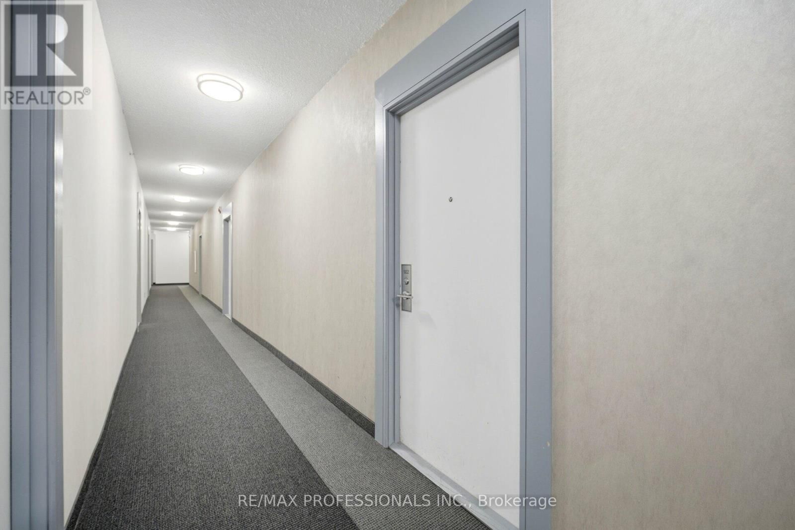 922 - 15 JAMES FINLAY WAY Image 5