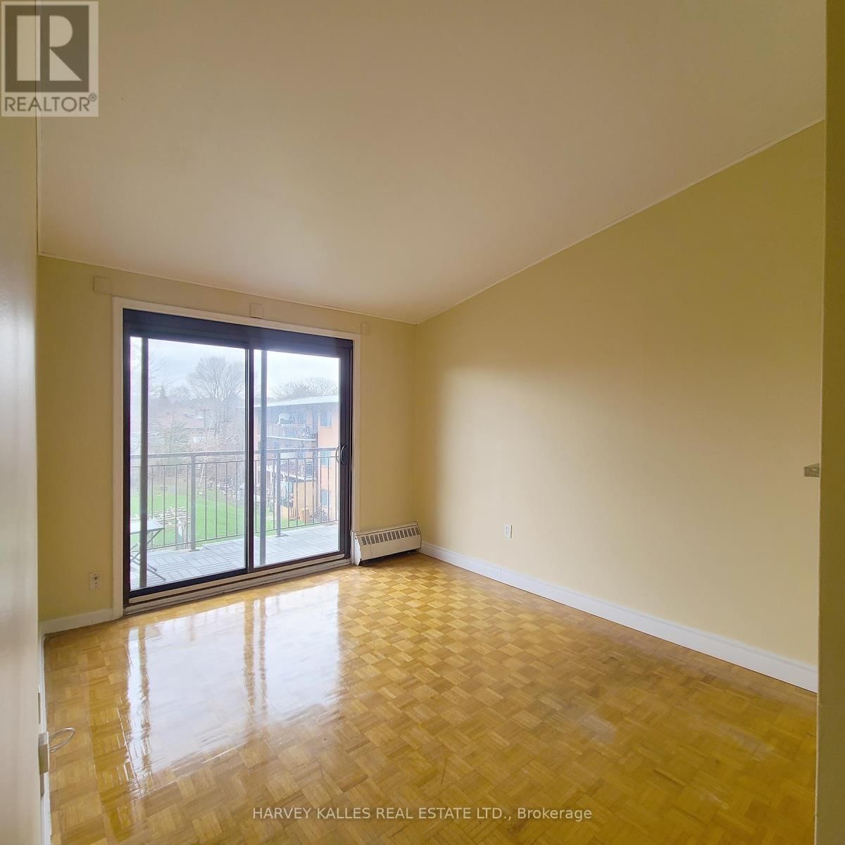 306 - 80 BLACKFRIAR AVENUE Image 4