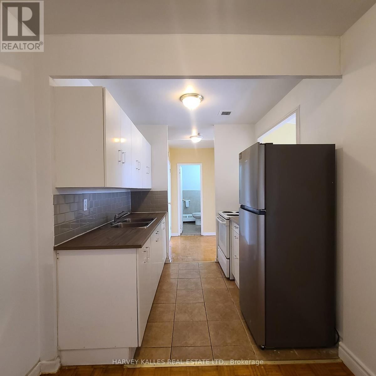 306 - 80 BLACKFRIAR AVENUE Image 8