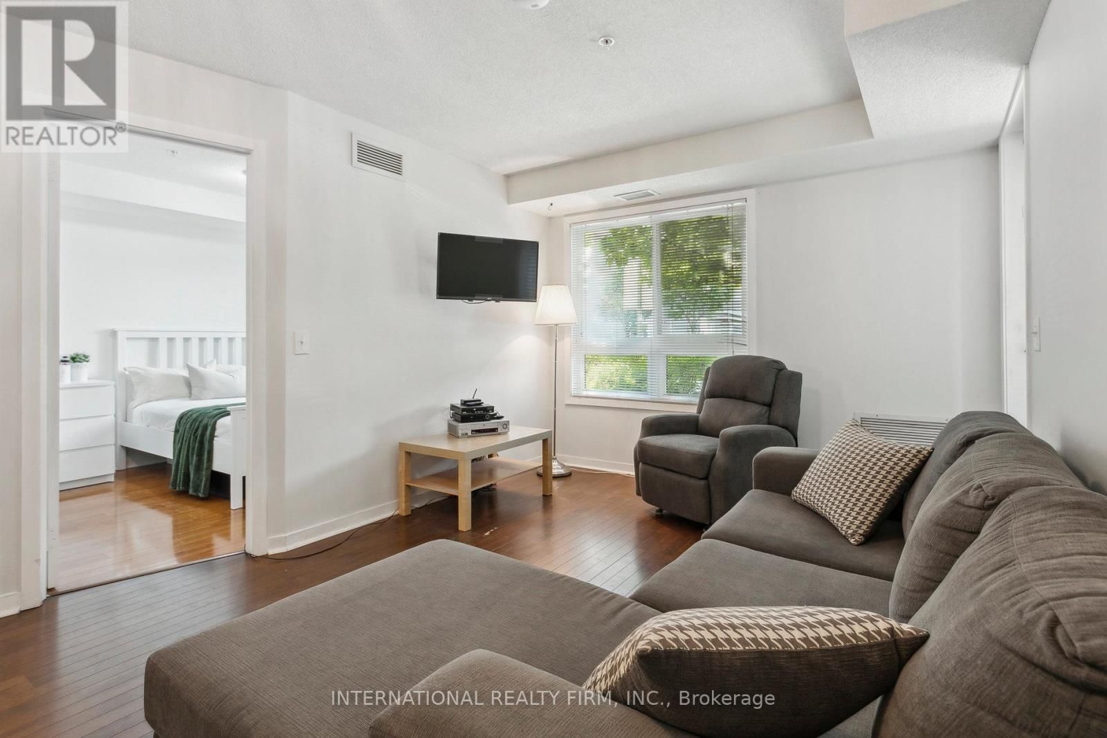 2113 - 6 DAYSPRING CIRCLE Image 10